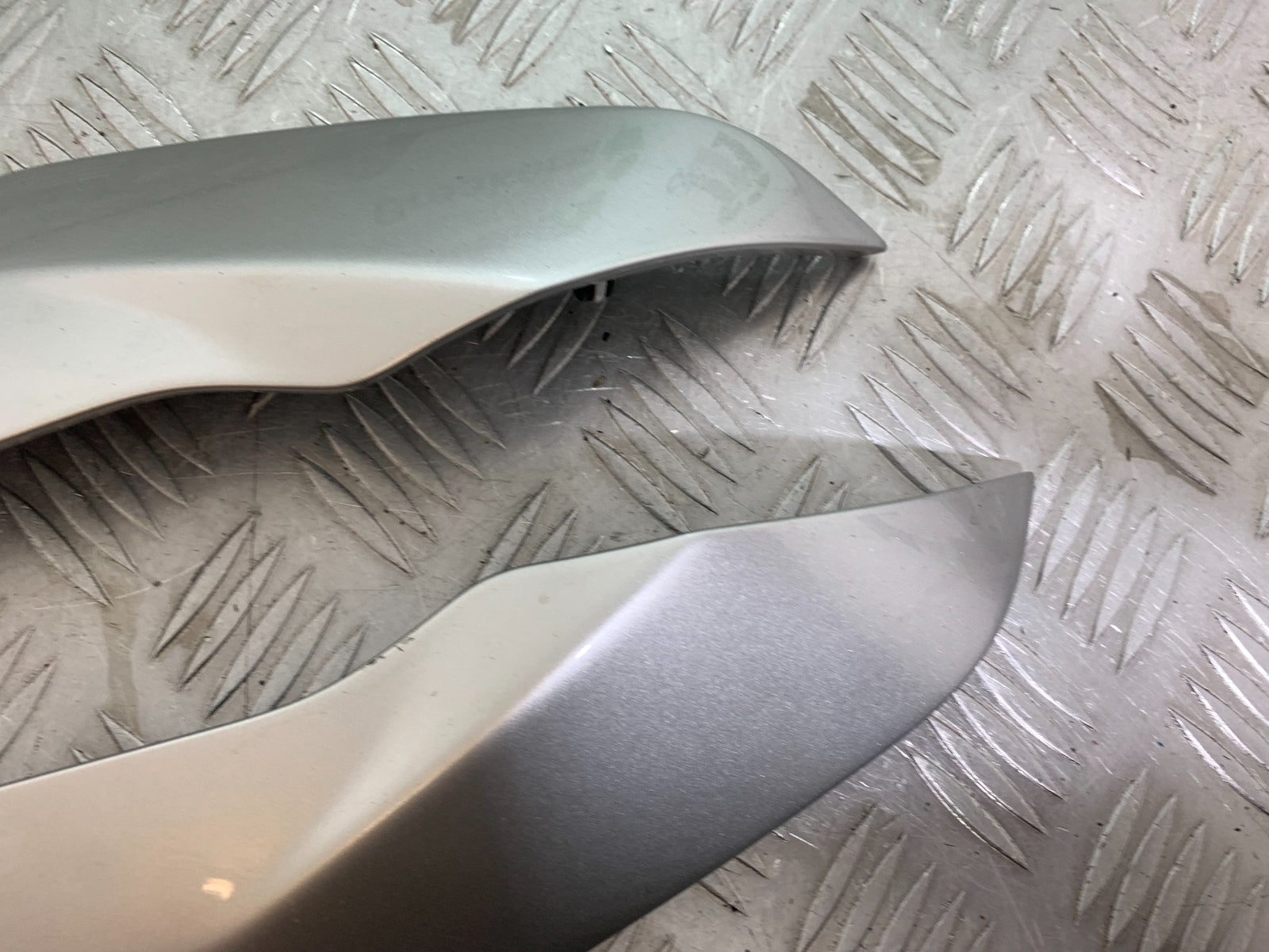 MV AGUSTA 800 F3 LEFT AND RIGHT TANK PANELS  YEAR 2013-2016 (CMB1152)