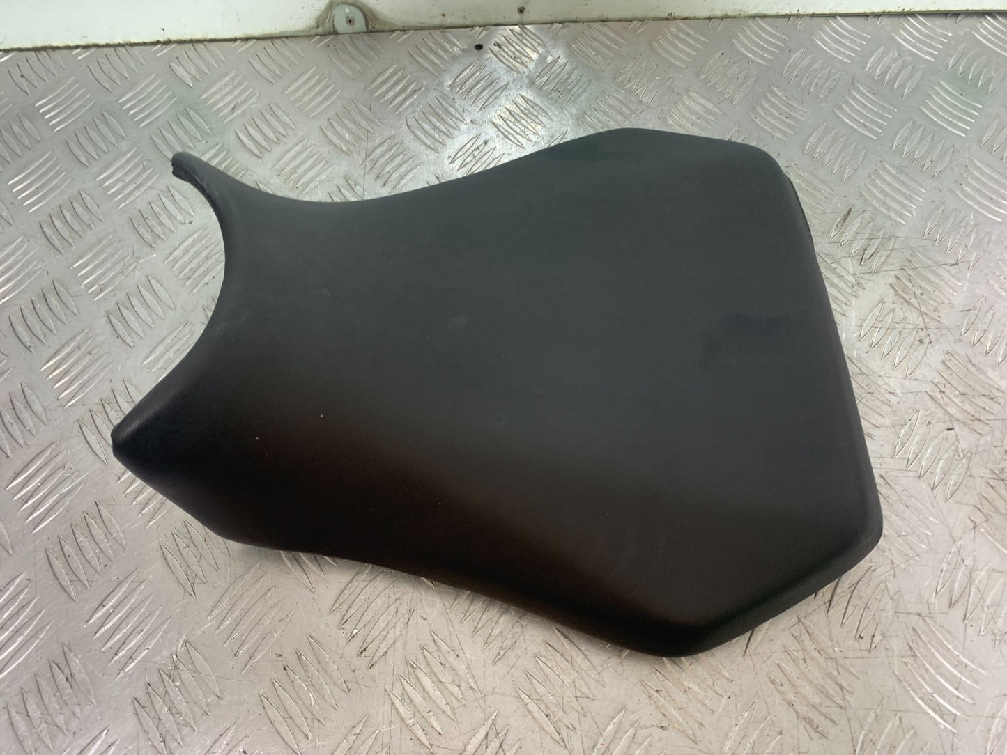 YAMAHA YZF R1 4XV FRONT SEAT  YEAR 1998-99 (CMB1291)