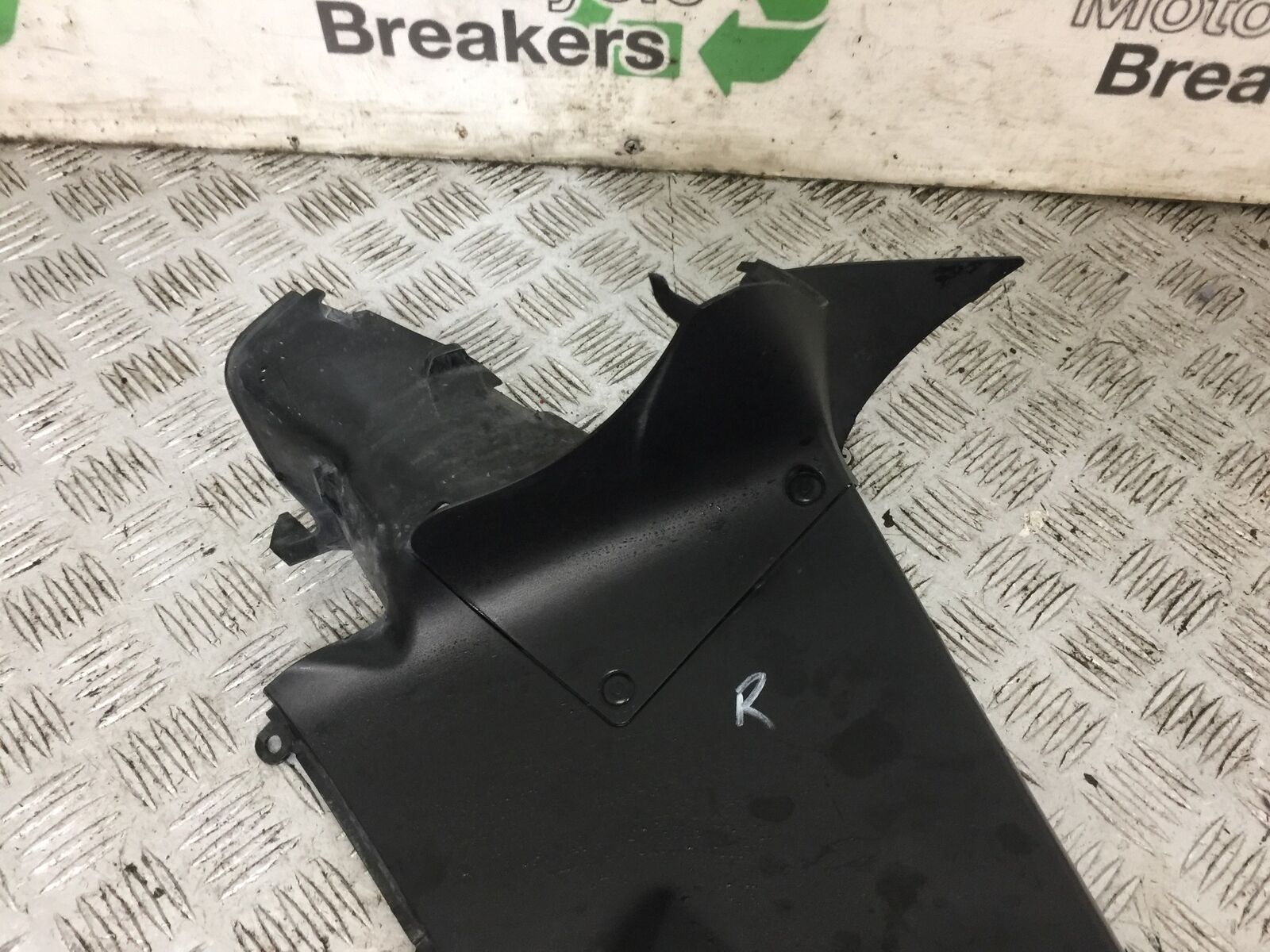 HONDA VFR1200 VFR 1200 FA RIGHT INNER INFILL PANEL  YEAR 2010-11  (STOCK 793)