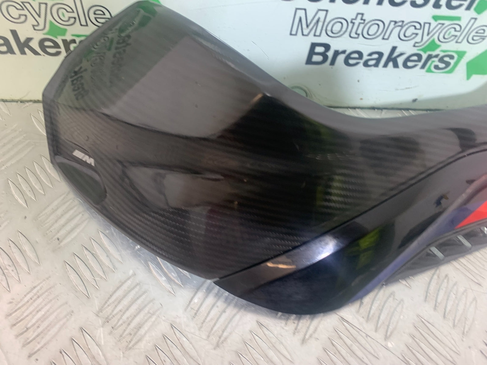 BMW M1000 R LEFT CARBON TANK PANEL  YEAR 2023-2024 (CMB1140)