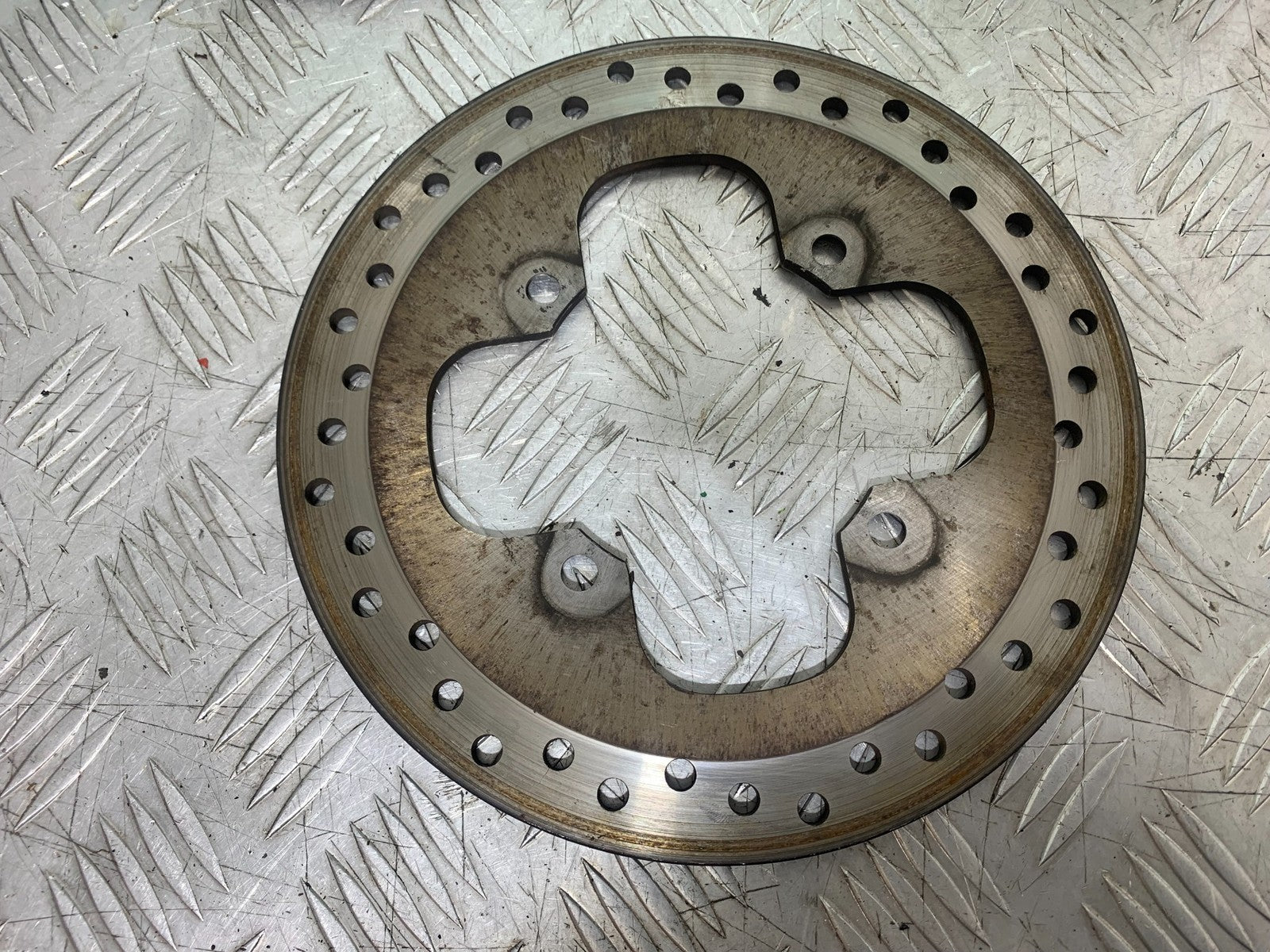 TRIUMPH 1050 SPRINT ST REAR BRAKE DISC  YEAR 2004-2007 (CMB1197)