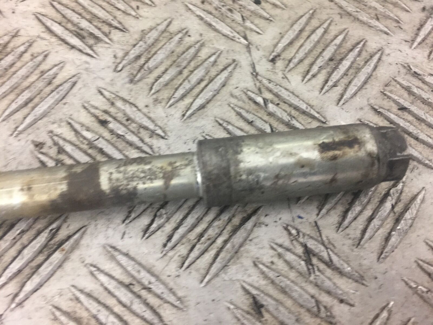 SUZUKI GZ125 GZ 125 MARAUDER FRONT WHEEL SPINDLE  YEAR 2002