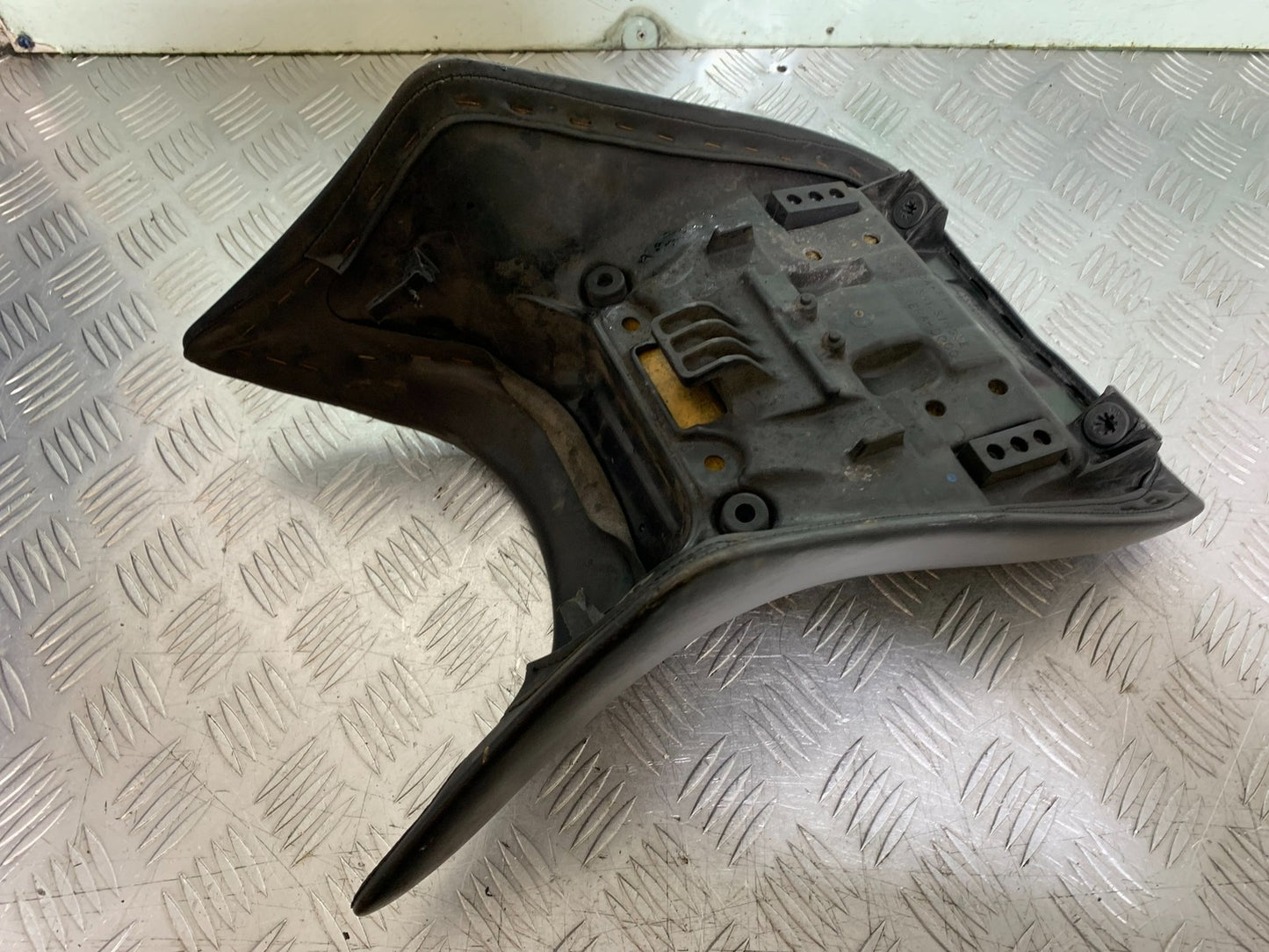 HONDA CBF500 CBF 500 FRONT SEAT  YEAR 2004-2008  (CMB1294)