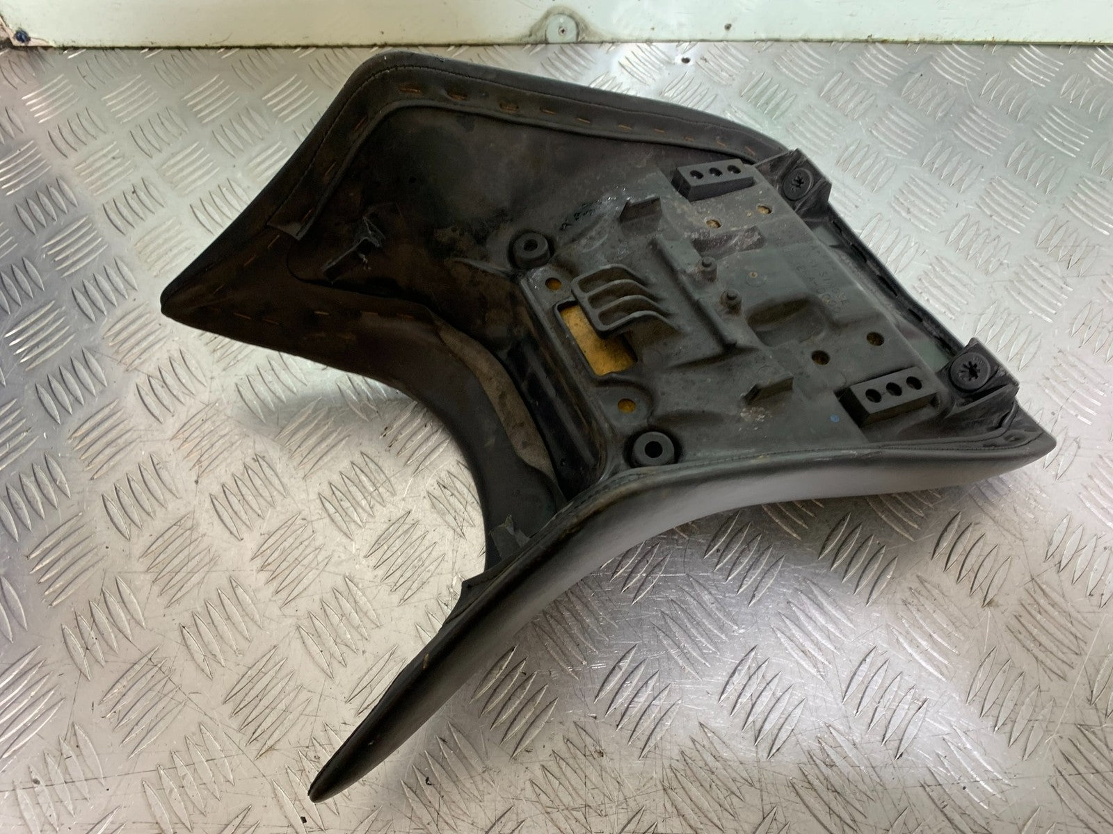 HONDA CBF500 CBF 500 FRONT SEAT  YEAR 2004-2008  (CMB1294)