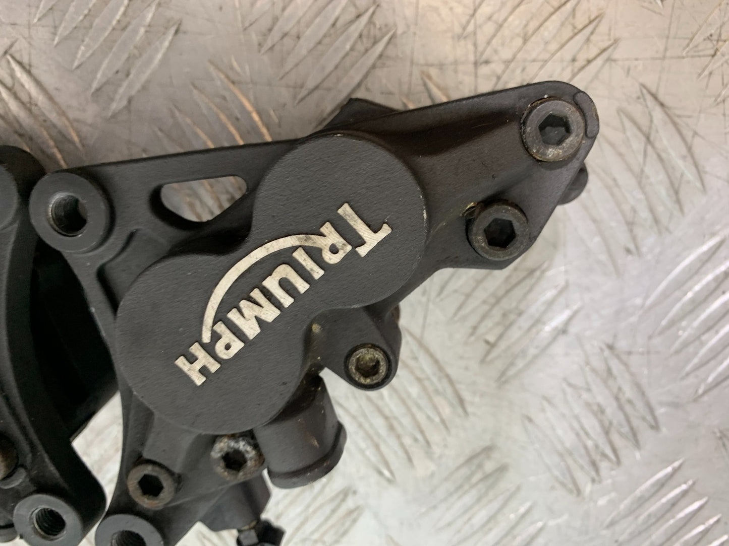 TRIUMPH 955I SPRINT RS FRONT CALIPERS YEAR 1999-03 (CMB1313)