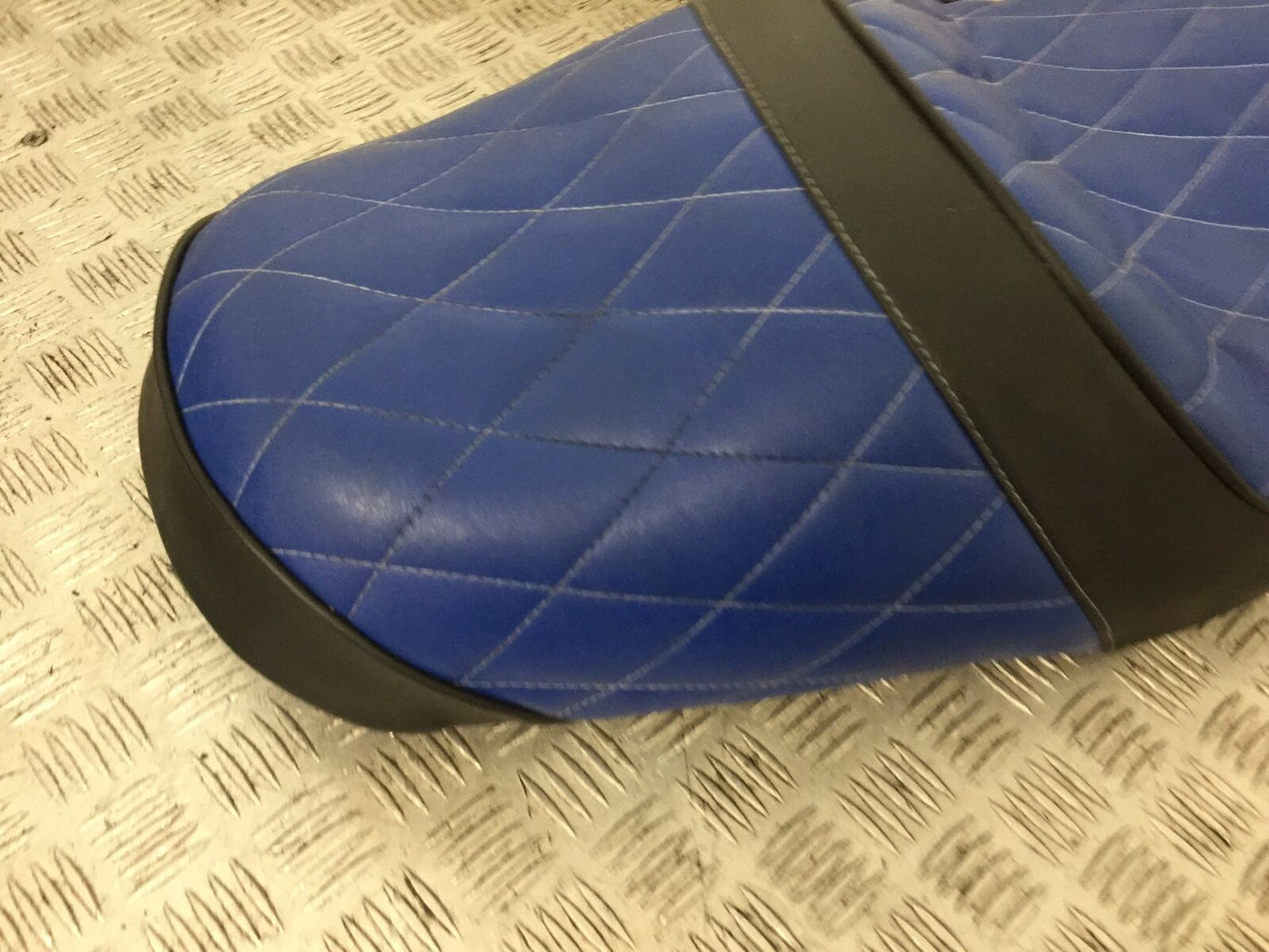 SUZUKI GSF1200 GSF 1200 BANDIT SEAT YEAR 2001-2005 (STOCK 902)
