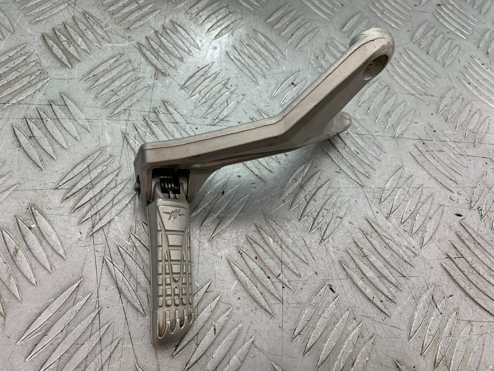 MV AGUSTA 800 F3 FRONT RIGHT HANGER AND PEG YEAR 2017-2019 (CMB1227)