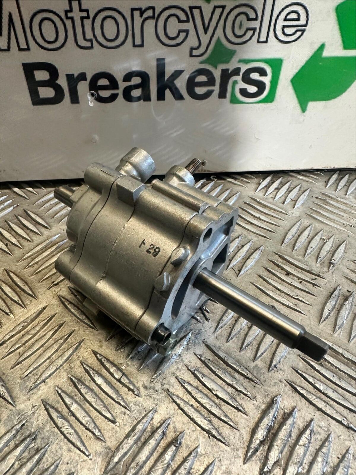 HONDA CBR1100 XX BLACKBIRD OIL PUMP YEAR 1996-1998 (CMB1017)