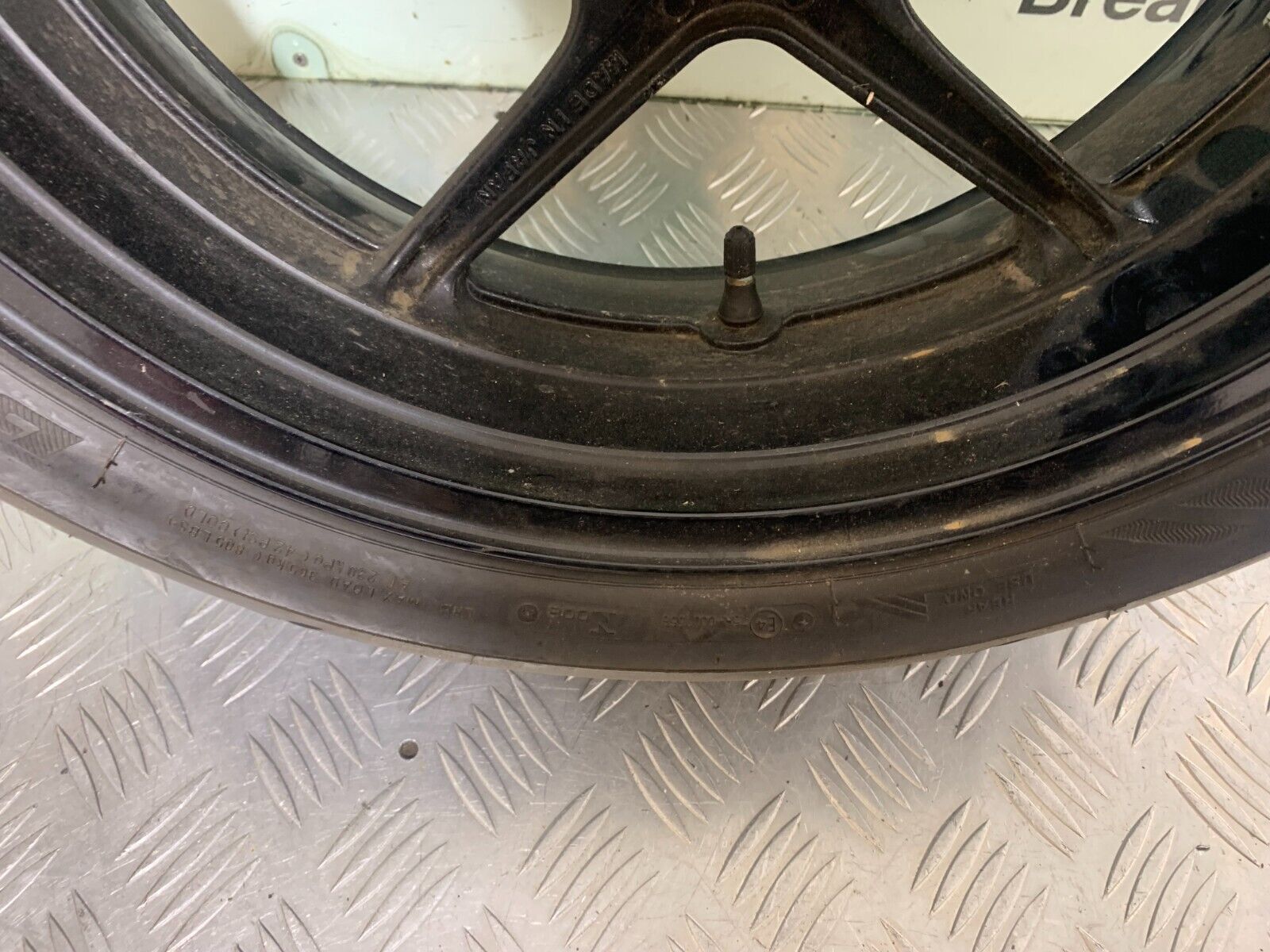 KAWASAKI Z1000 SX REAR WHEEL   YEAR 2011-13 (STOCK 911)