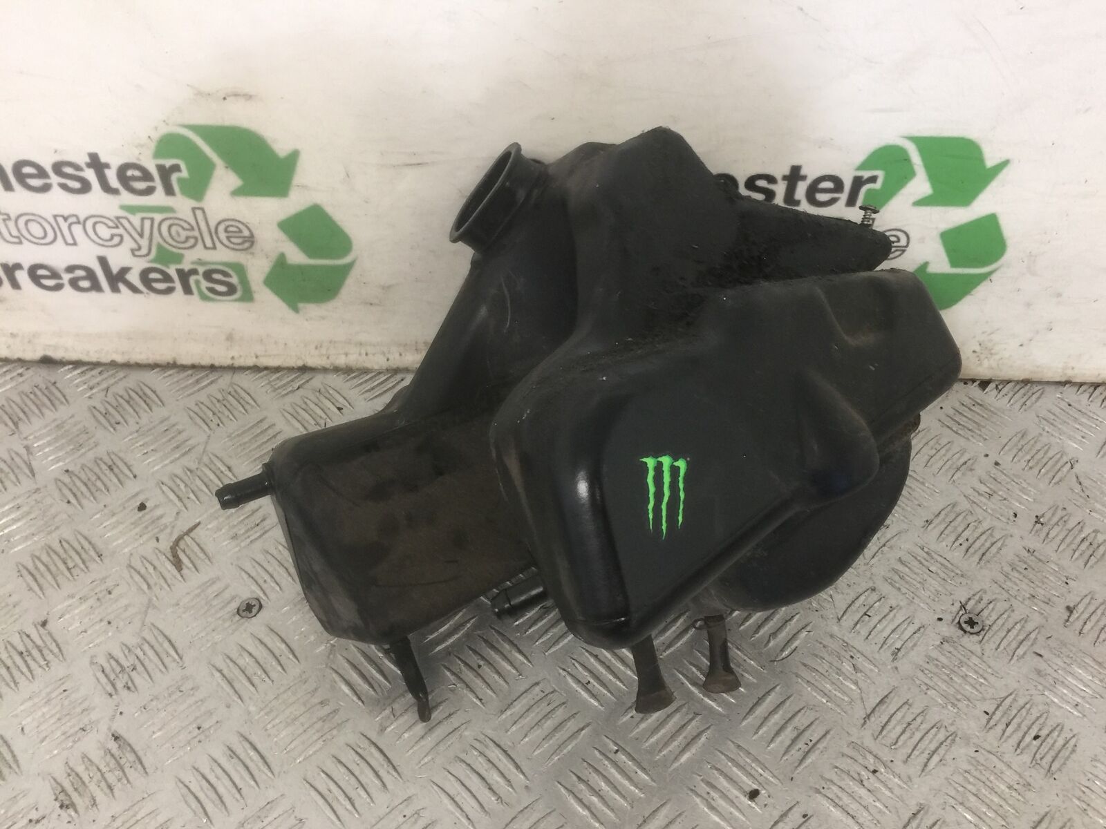 YAMAHA XT125X XT125 X AIRBOX  YEAR 2008  (STOCK 857)