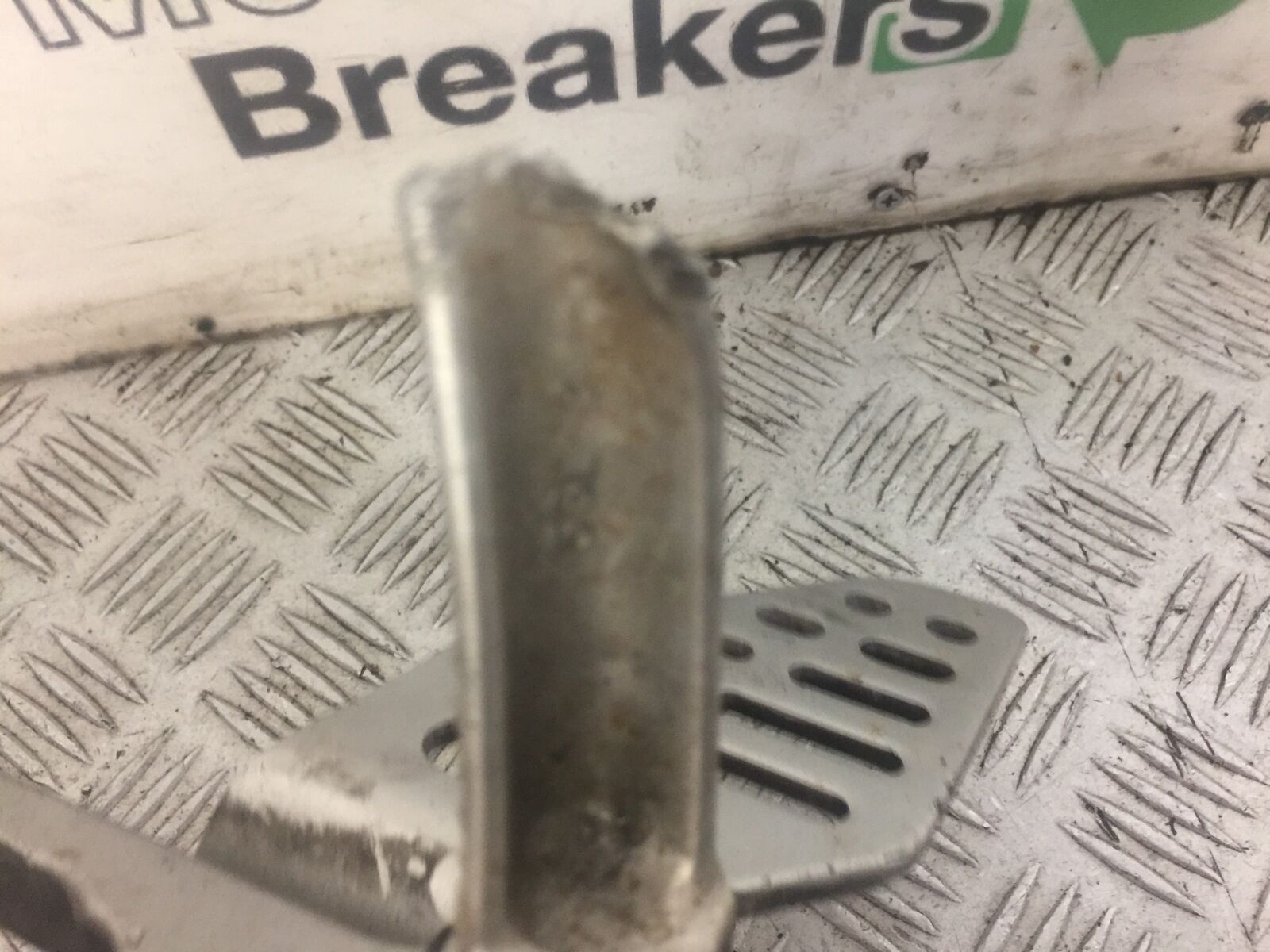 YAMAHA R6 FRONT LEFT HANGER   YEAR 2008-2014 (STOCK 637)