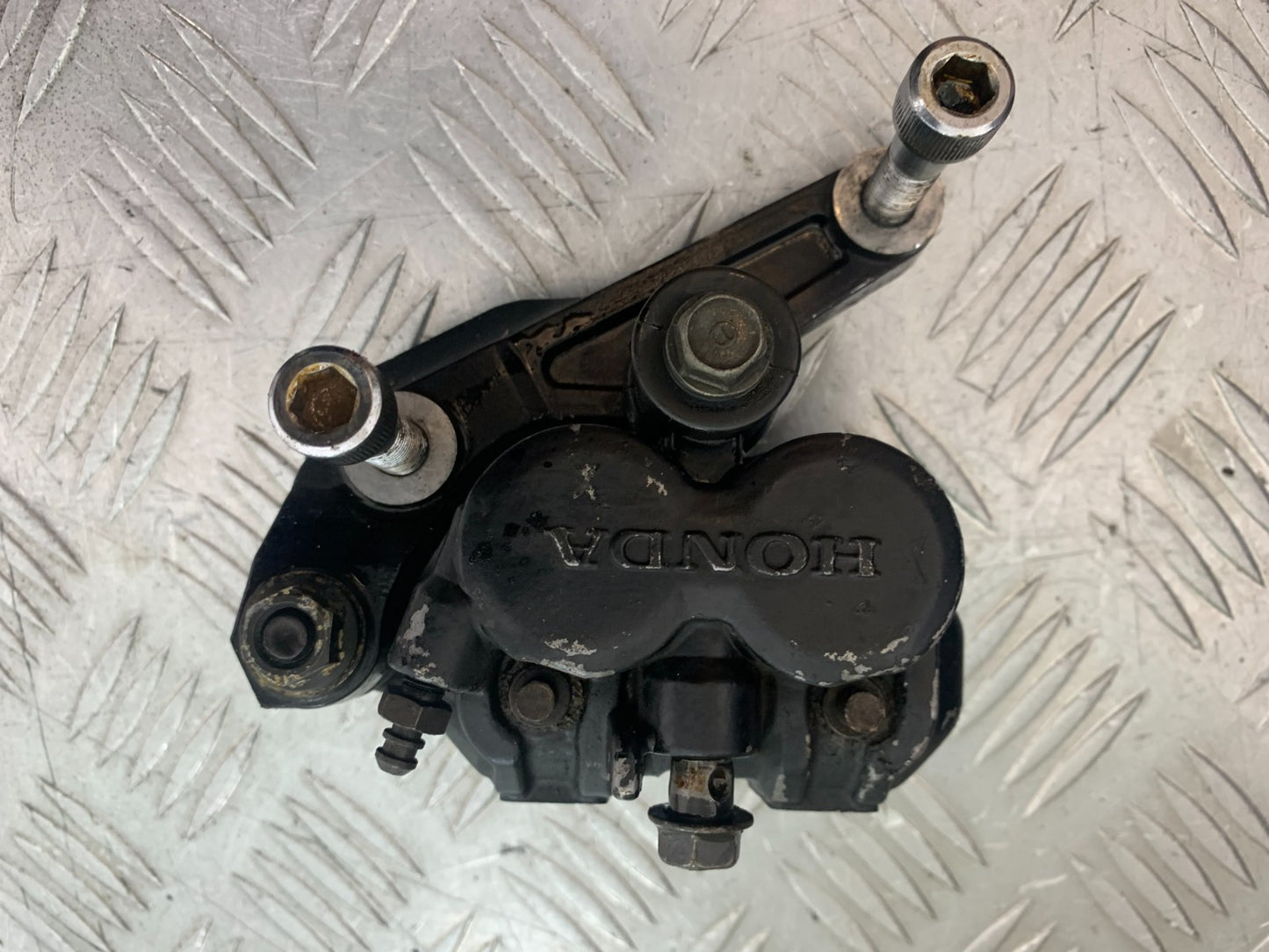 HONDA VT700 VT 700 SHADOW FRONT RIGHT CALIPER   YEAR 1984-85 (CMB1328)