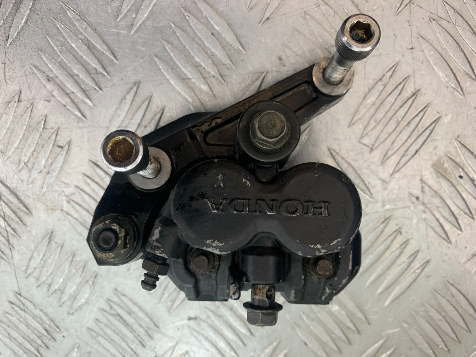 HONDA VT700 VT 700 SHADOW FRONT RIGHT CALIPER   YEAR 1984-85 (CMB1328)