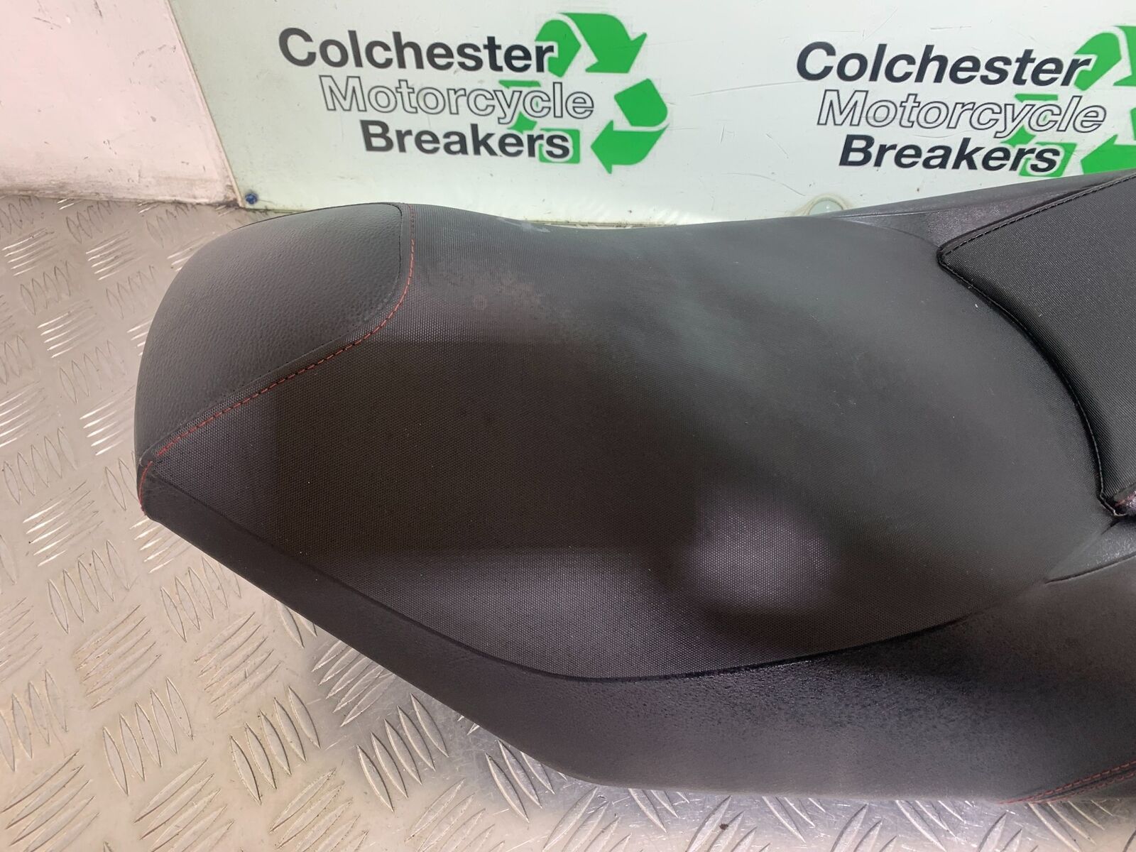 SUZUKI AN400 AN 400 BURGMAN SEAT YEAR 2017-2024 (CMB1118)