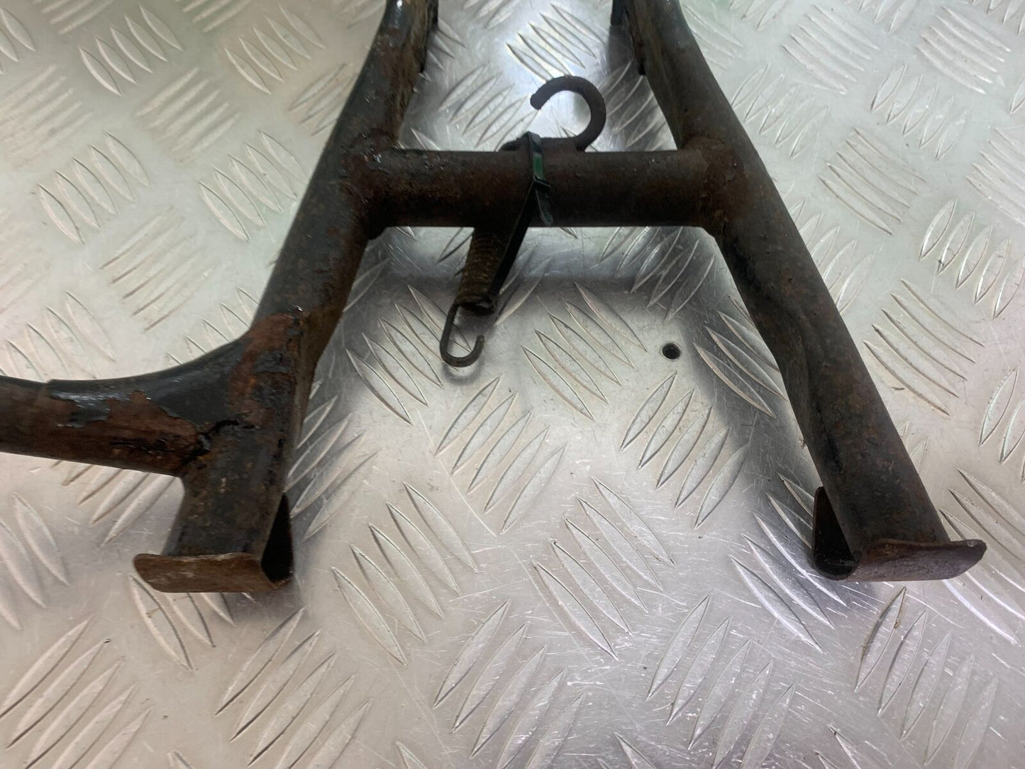 KAWASAKI ZR 750 ZEPHYR CENTER STAND   YEAR 1991-95 (CMB1008)