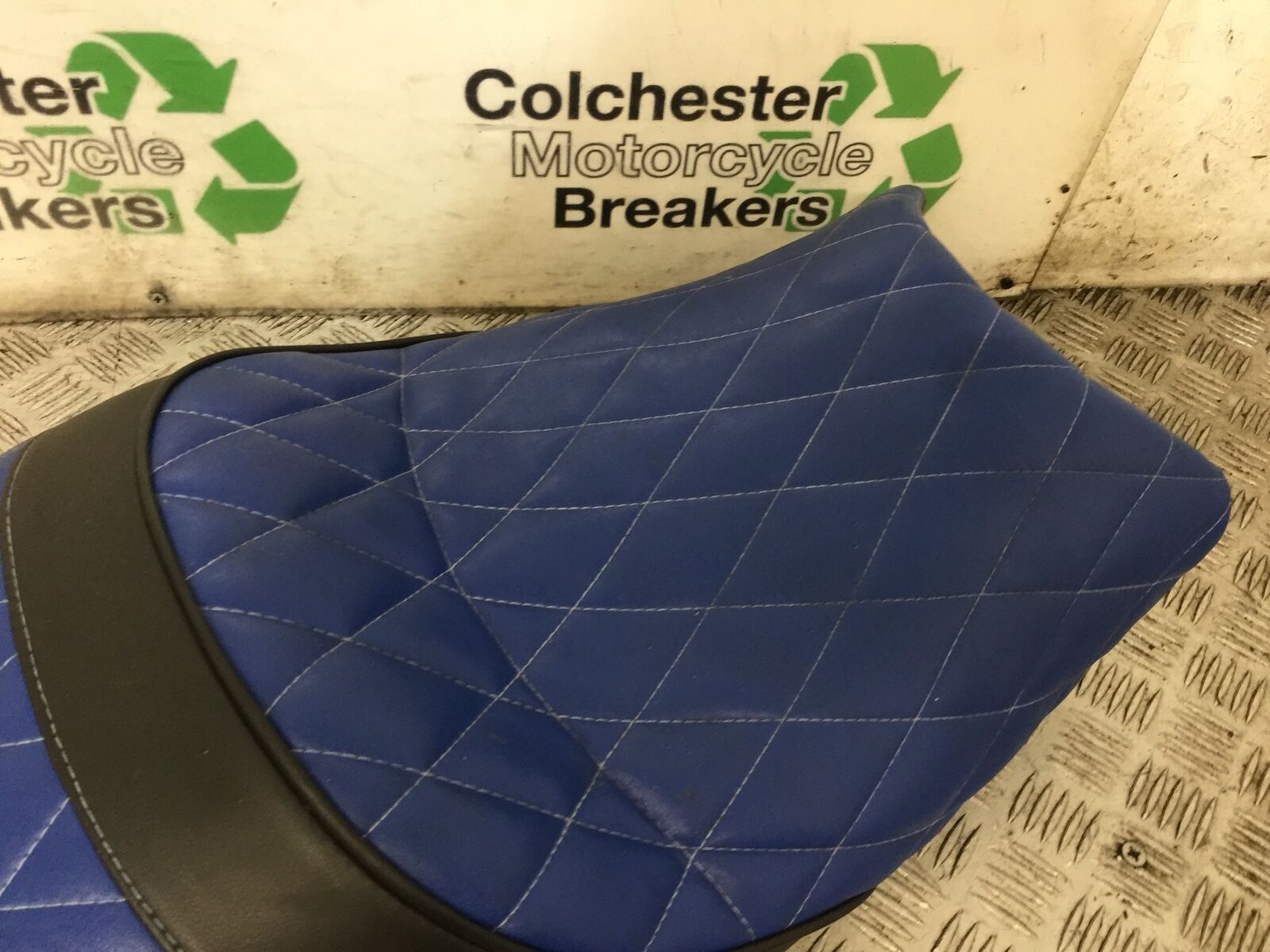 SUZUKI GSF1200 GSF 1200 BANDIT SEAT YEAR 2001-2005 (STOCK 902)