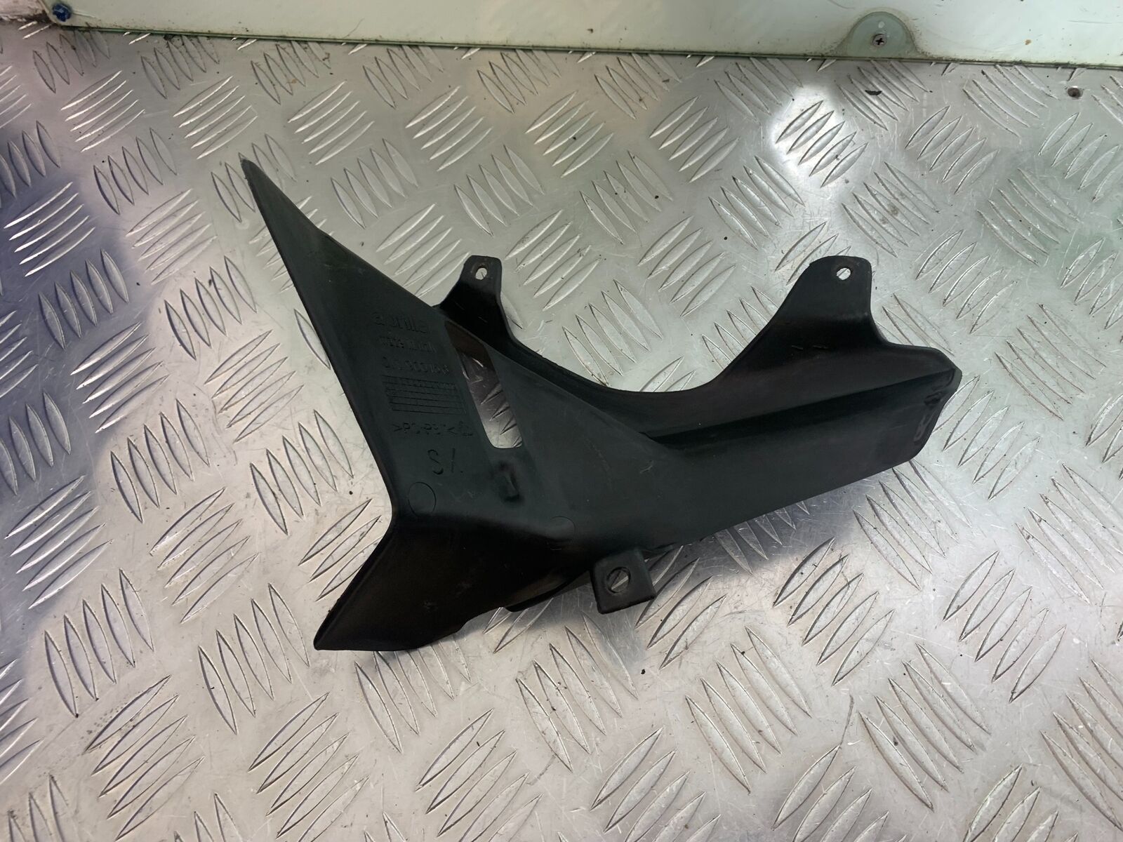 APRILIA FUTURA RST 1000 INFILL PANEL  YEAR 2001-2005 (CMB1033)