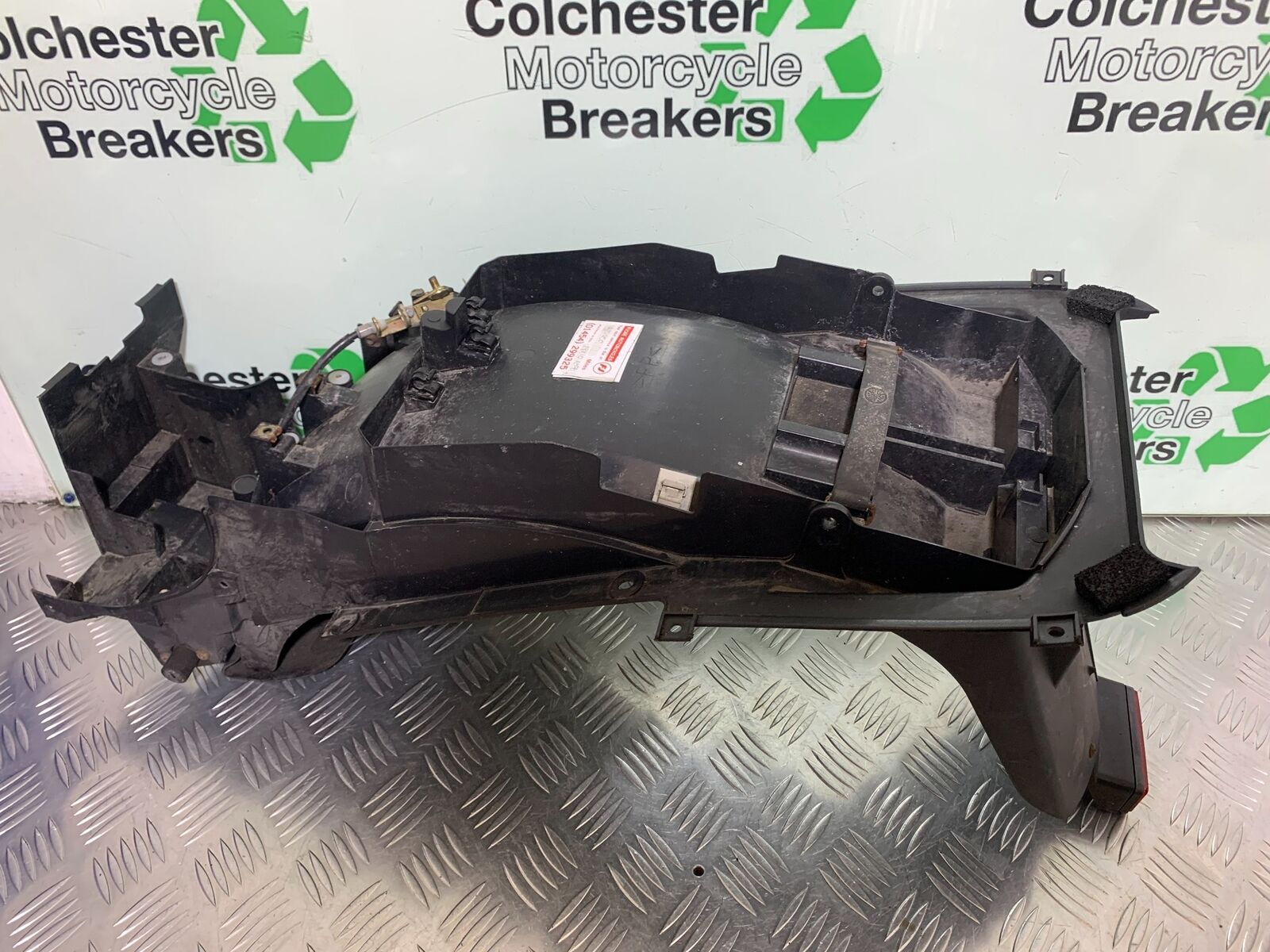 YAMAHA FJR1300 FJR 1300 REAR MUDGUARD YEAR 2001-05 (CMB1005)
