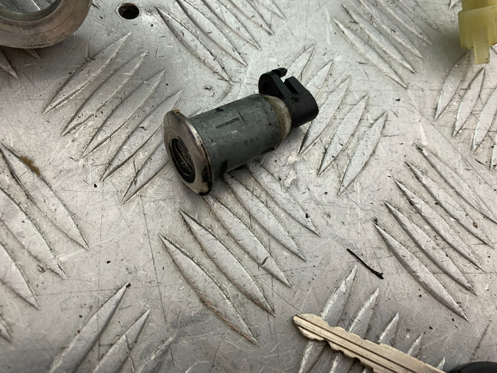HONDA XL125 VARADERO LOCKS AND KEYS  YEAR 2001-2006  (CMB1304)