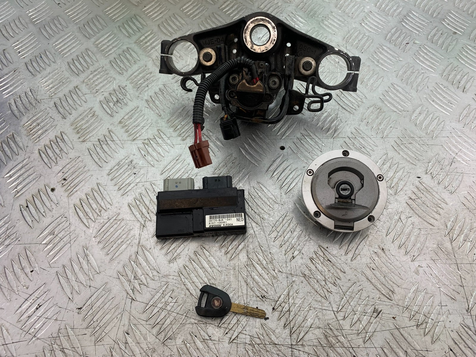 HONDA CB650F CB 650 FA-E ECU LOCKS KEY   YEAR 2014-2017 (CMB1226)