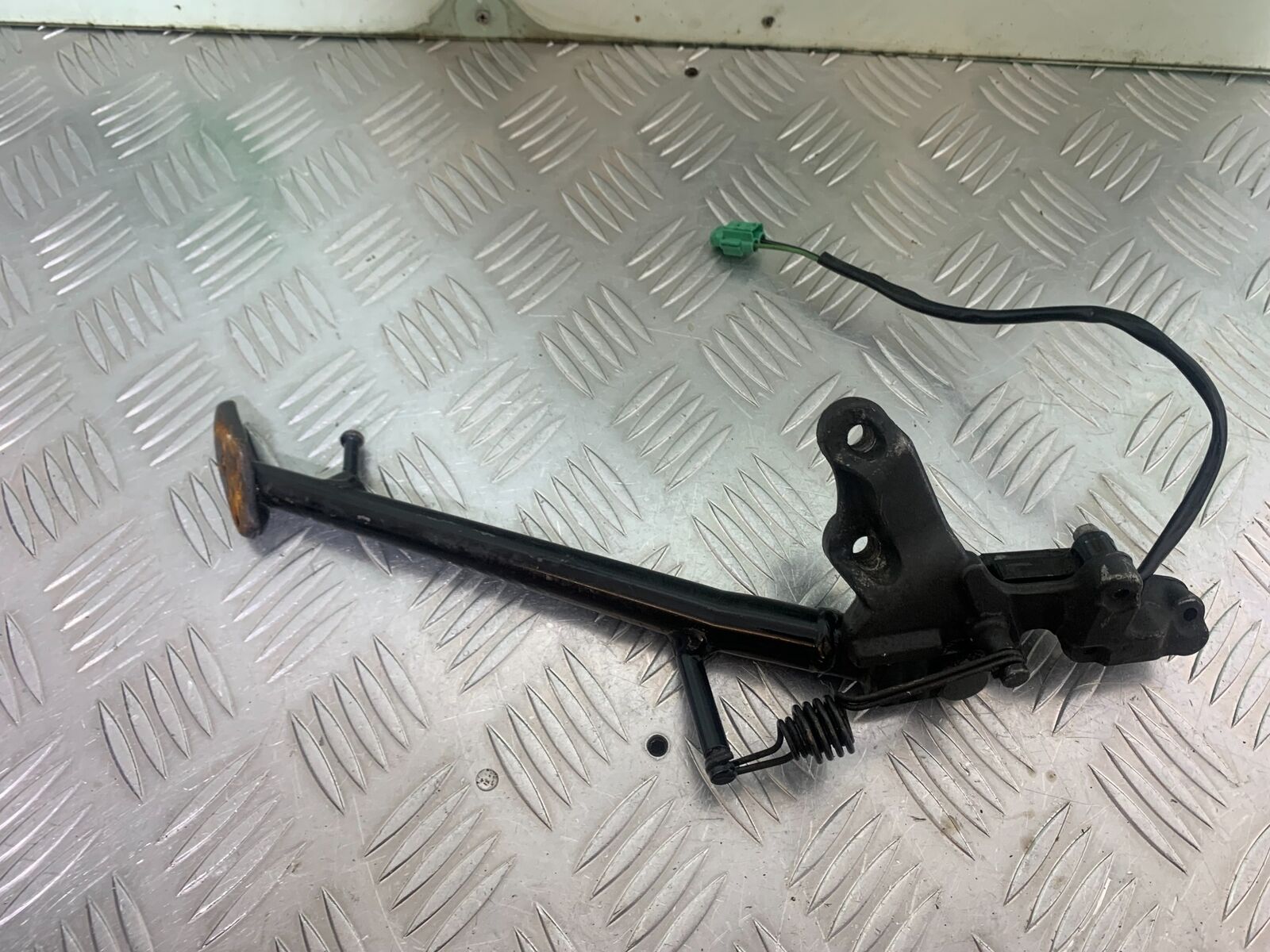 SUZUKI GSXR1000 GSXR 1000 SIDESTAND AND BRACKET   2009-2016 (CMB1049)