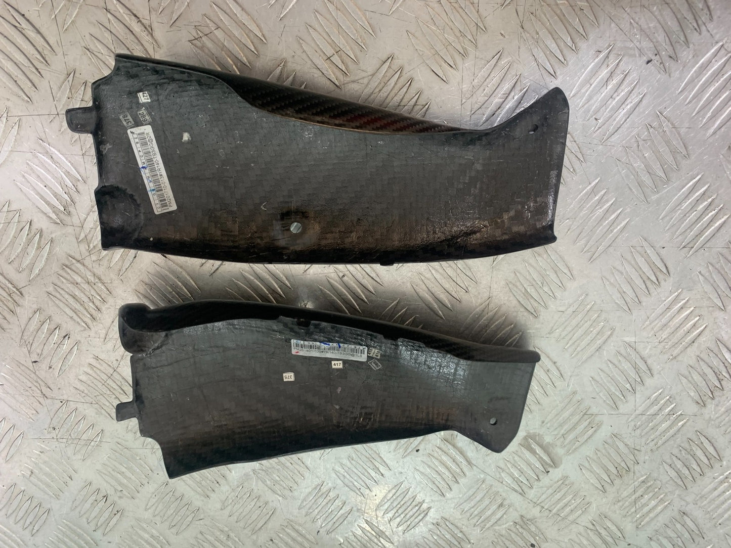 YAMAHA YZF R1 14 B BIG BANG LEFT & RIGHT CARBON TOP INFILLS   2009-14 (CMB1175)