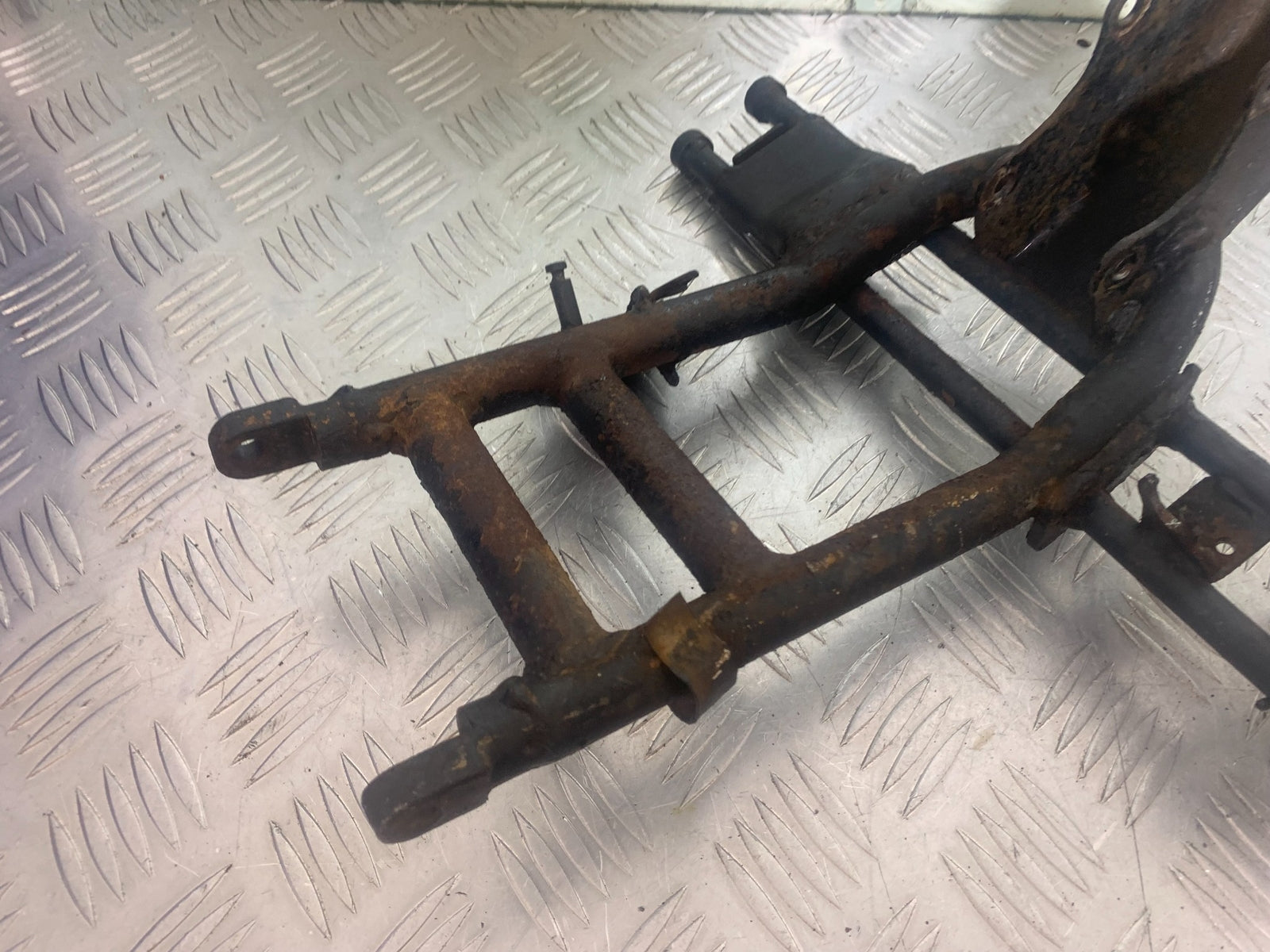 PIONEER XF250 ENGINE BRACKET YEAR 2009 (CMB1143)