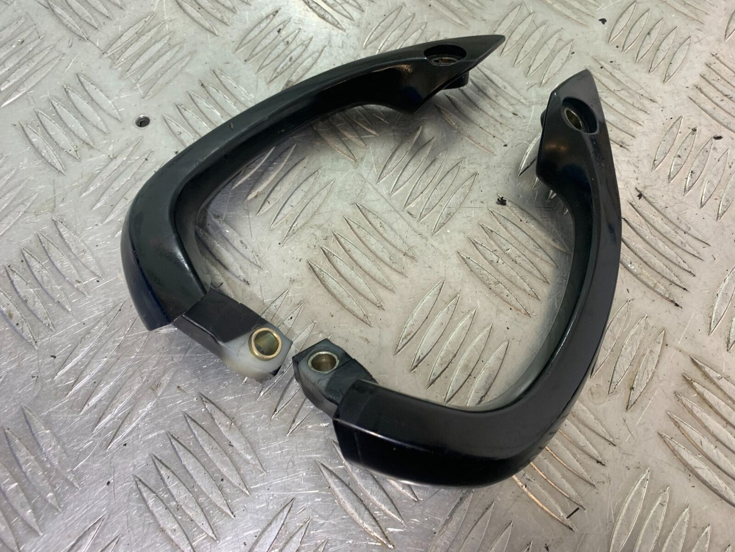 KAWASAKI Z750 ZR750 ZR-7S GRAB RAILS   YEAR 1999-05 (CMB1135)