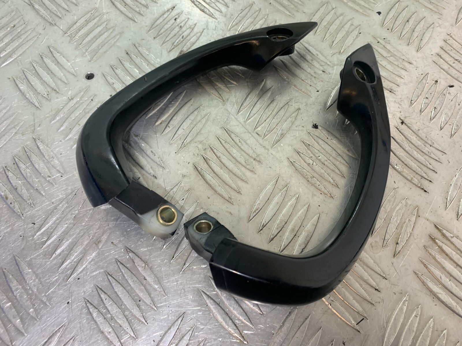 KAWASAKI Z750 ZR750 ZR-7S GRAB RAILS   YEAR 1999-05 (CMB1135)