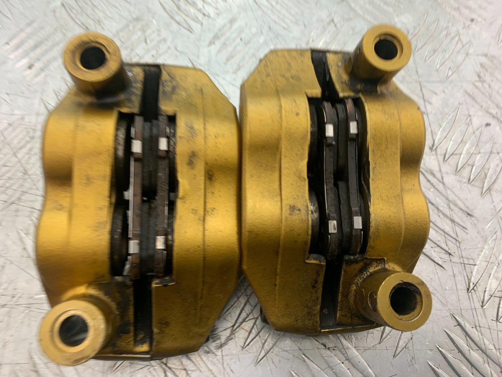 TRIUMPH 675 STREET TRIPLE R FRONT BRAKE CALIPERS  YEAR 2013 - 2016 (CMB1221)