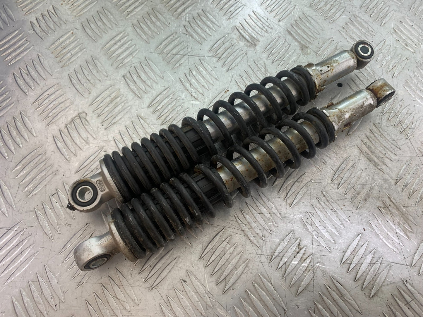 HONDA CBF125 CBF 125 REAR SHOCKS   YEAR 2009-14  (CMB1172)