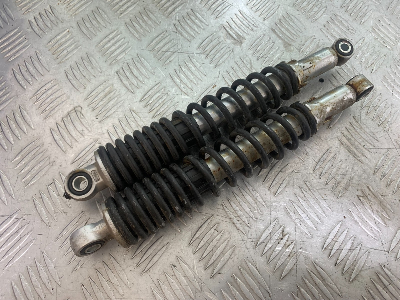 HONDA CBF125 CBF 125 REAR SHOCKS   YEAR 2009-14  (CMB1172)