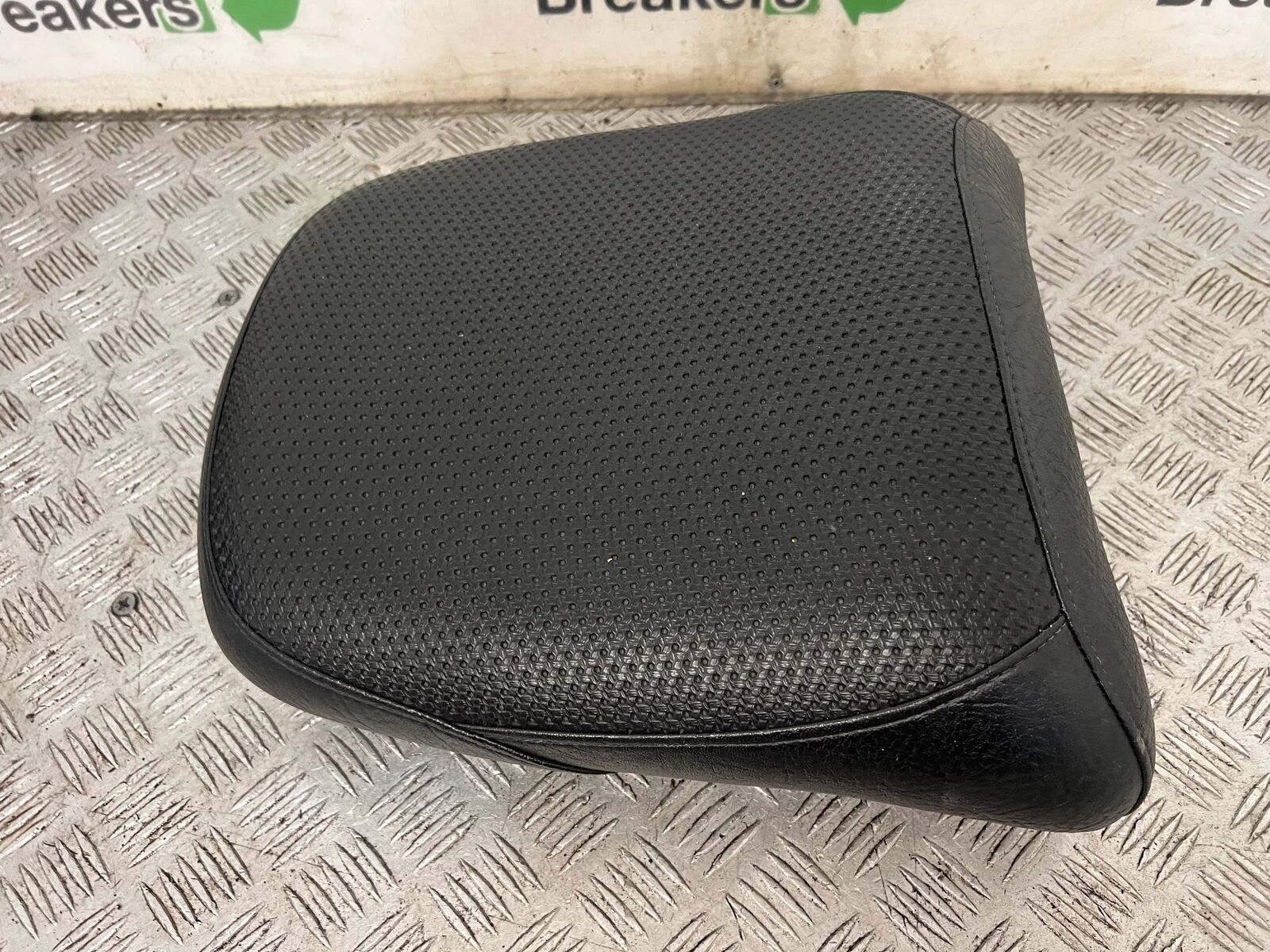 TRIUMPH TIGER 1200 EXPLORER REAR SEAT YEAR 2012-2015 (STOCK 901)