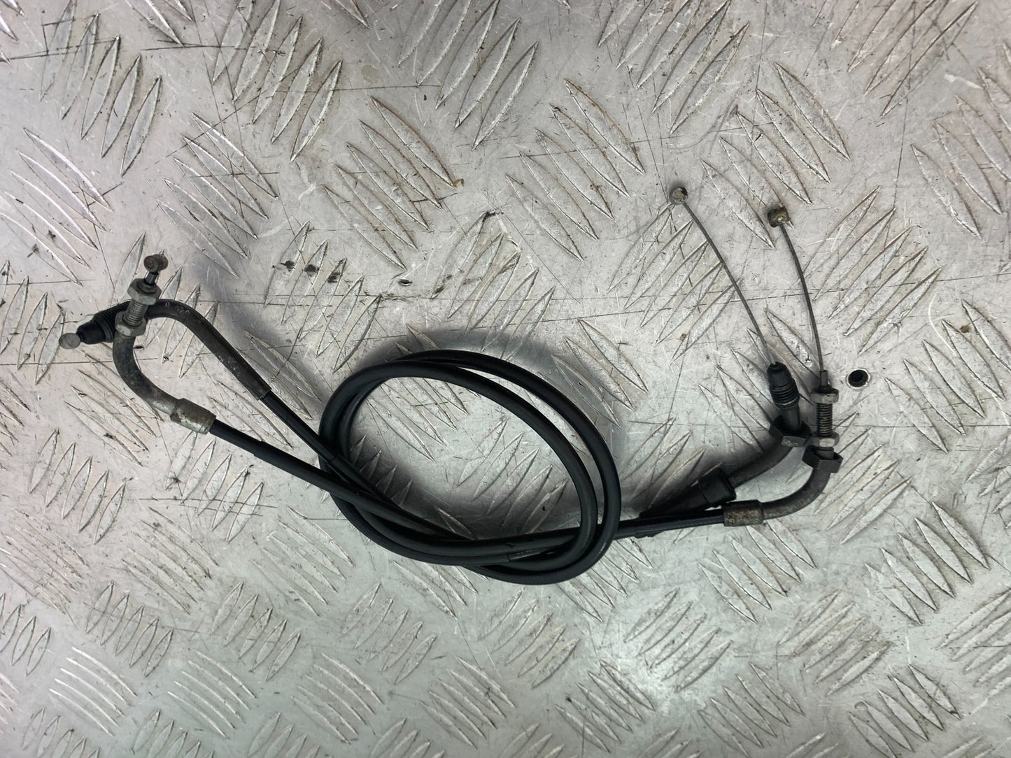 APRILIA RSV1000 R FACTORY MILLE THROTTLE CABLES   2004-09 (CMB1203)