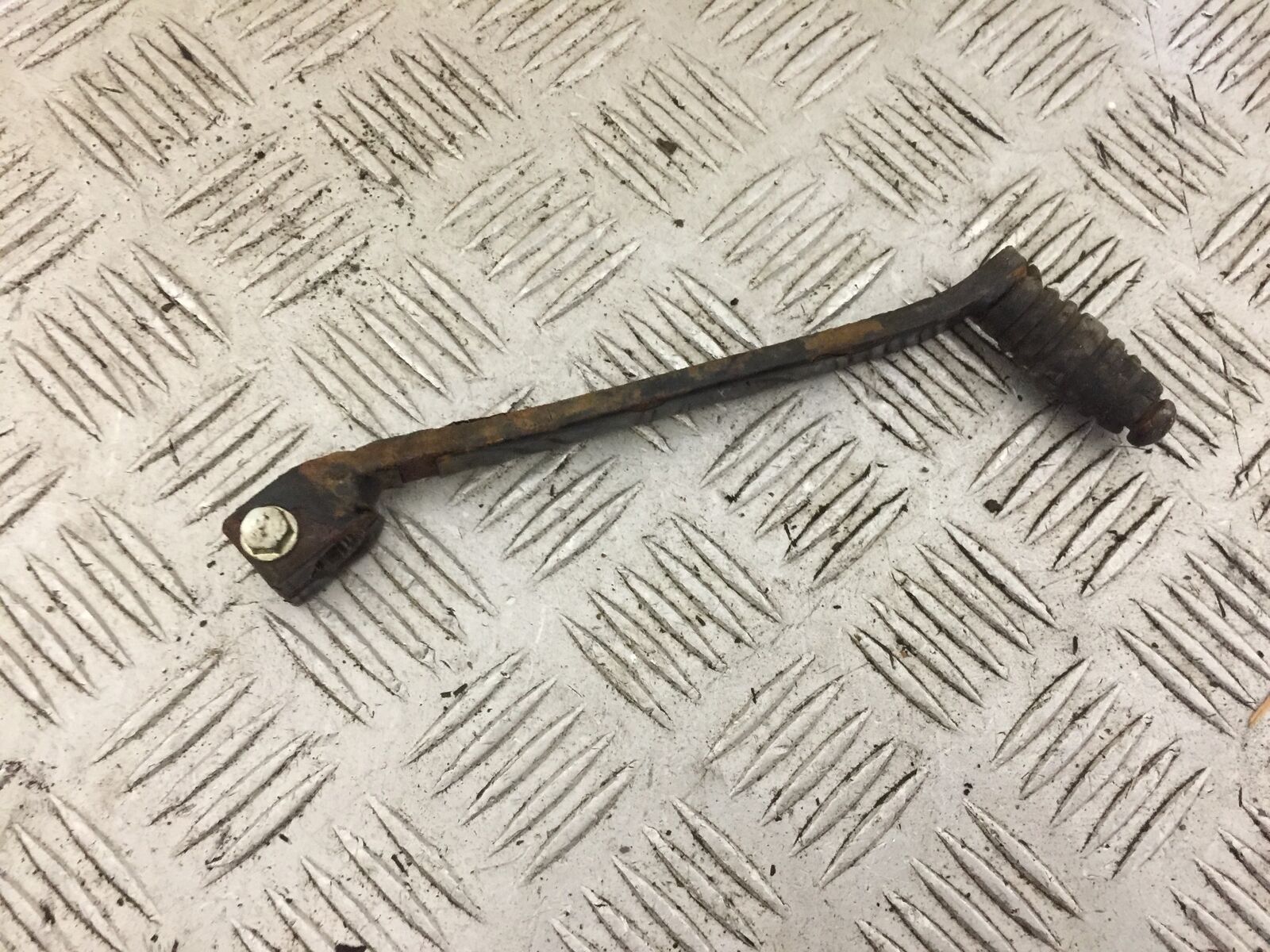 MUTT MONGREL 125 GEAR LEVER   YEAR 2016-2020 (STOCK 738)