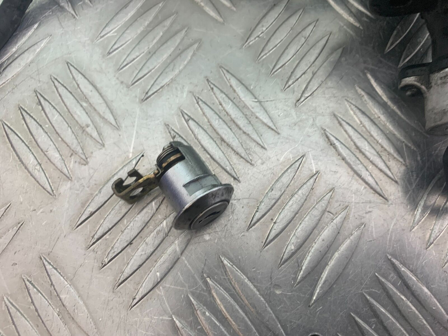 SUZUKI SV1000 SV 1000 K4 LOCKS AND KEY   YEAR 2003-2007 (CMB1042)