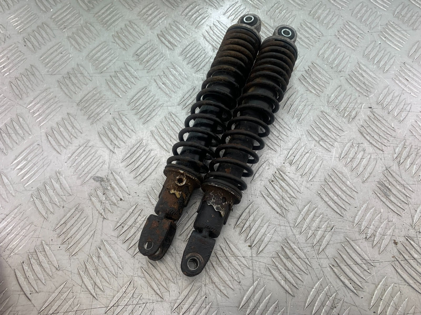 SUZUKI AN 200 UH 200 REAR SHOCKS  YEAR 2007-2009 (CMB1256)