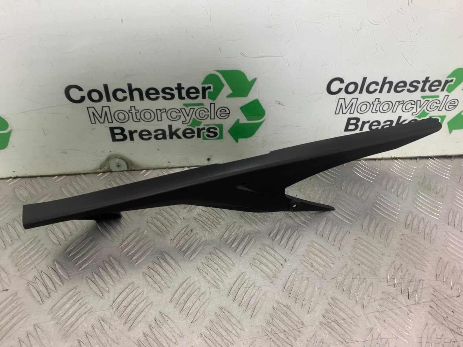 TRIUMPH 675 STREET TRIPLE RX CHAIN GUARD  2015-2017 (CMB1299)
