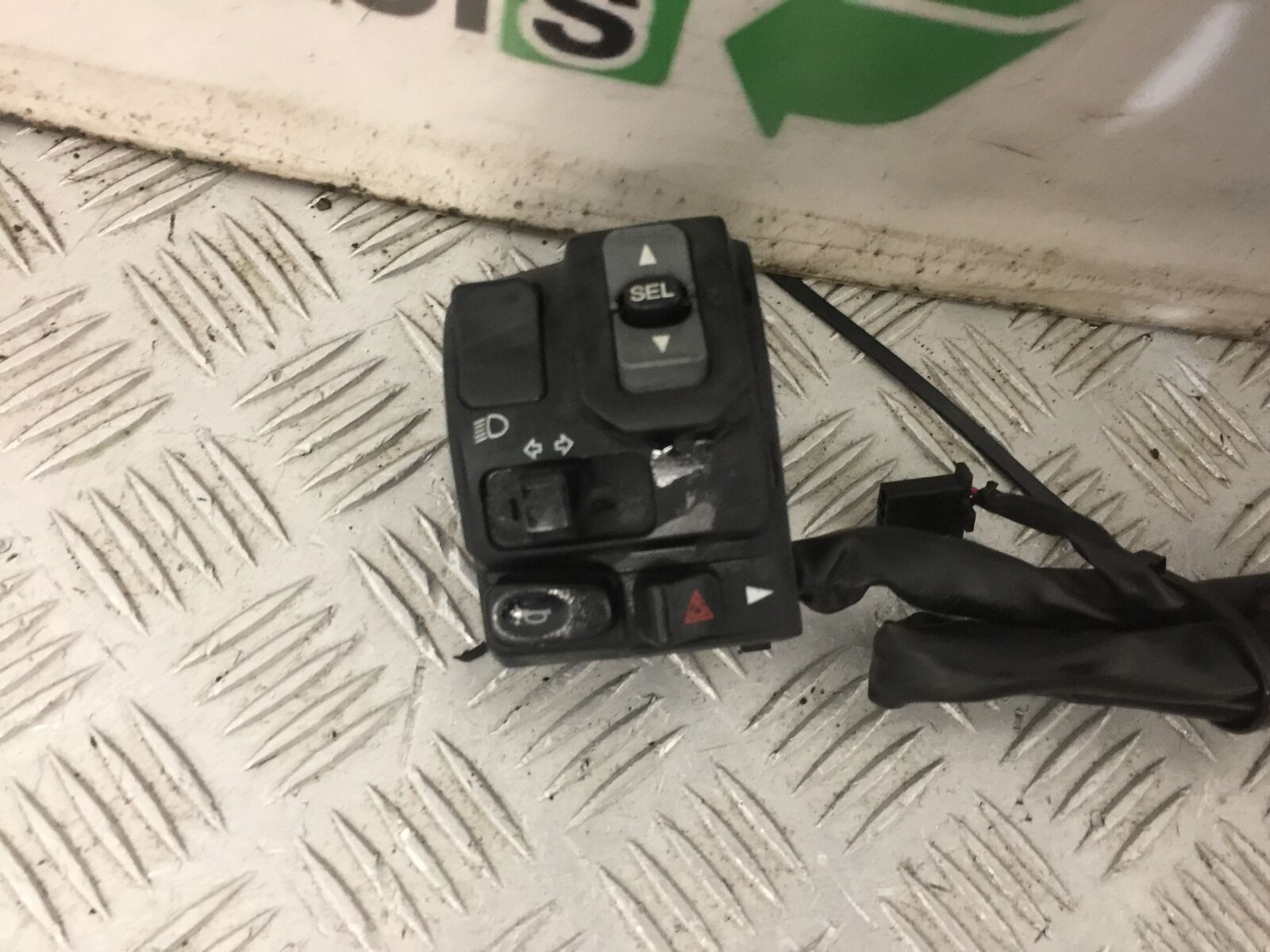 KAWASAKI NINJA 1000 SX Z1000SX LEFT SWITCH GEAR  YEAR 2019  (STOCK 830)