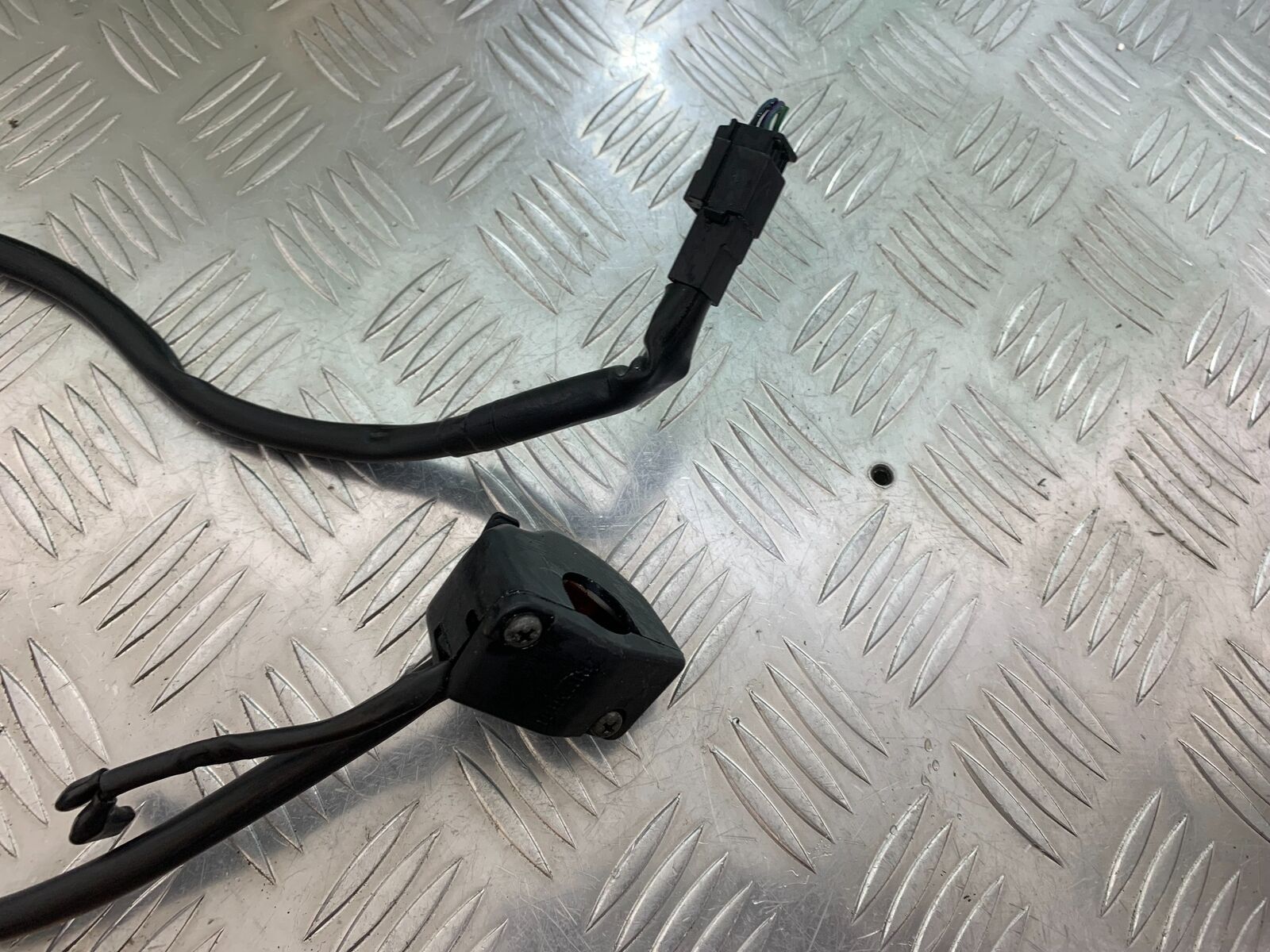 TRIUMPH 675 STREET TRIPLE RIGHT SWITCH GEAR  YEAR 2008 (STOCK 984)