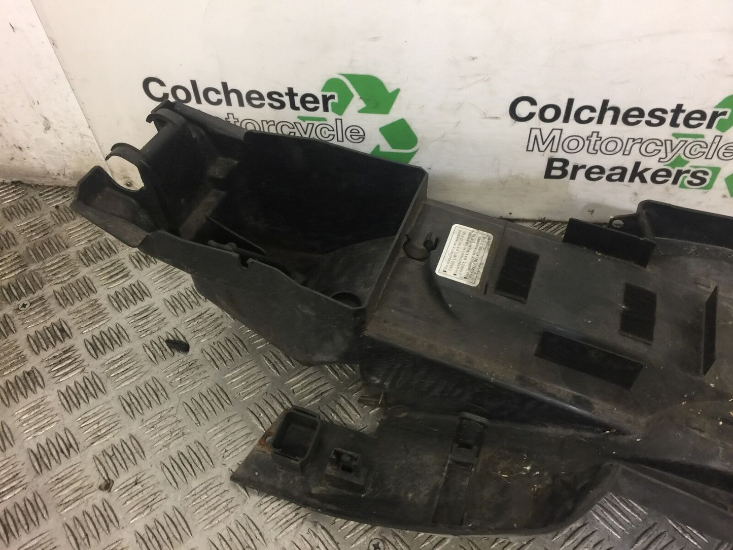 HONDA XL125 VARADERO UNDERTRAY  YEAR 2004 STOCK NO 409