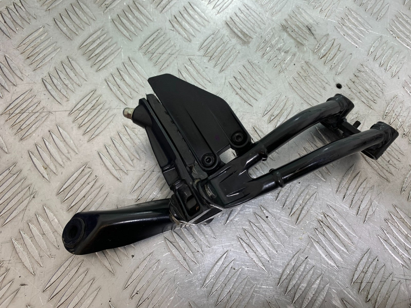 KTM 125 DUKE RIGHT REAR HANGER   YEAR 2018-2023 (CMB1185)