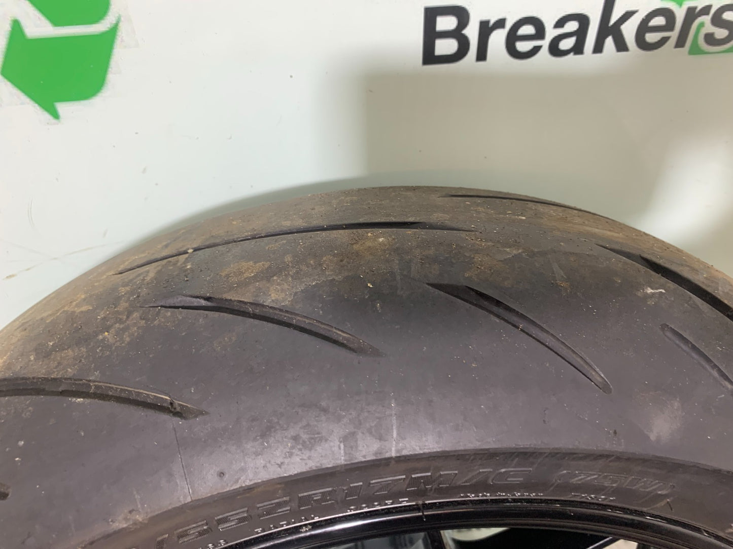 APRILIA TUONO 1000 V4R REAR WHEEL YEAR 2011-13  (CMB1331) 
