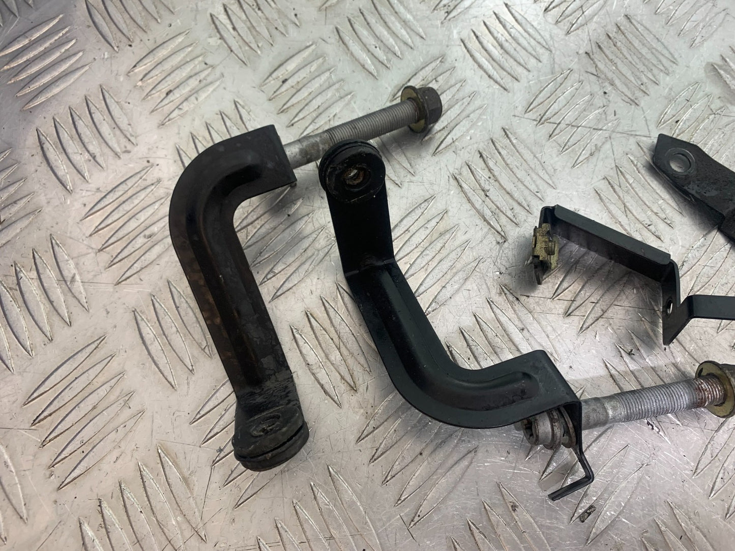 TRIUMPH 955i SPRINT ST FAIRING BRACKETS  1999-2004 (CMB1176)