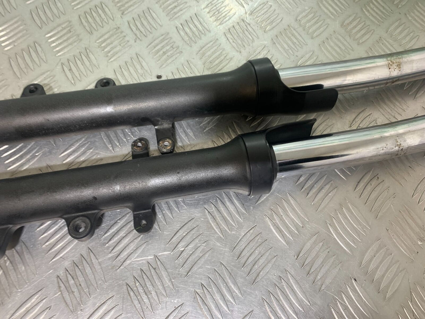 YAMAHA XJ6 XJ6-S FORKS (BENT)  YEAR 2009-2015  (CMB1070)