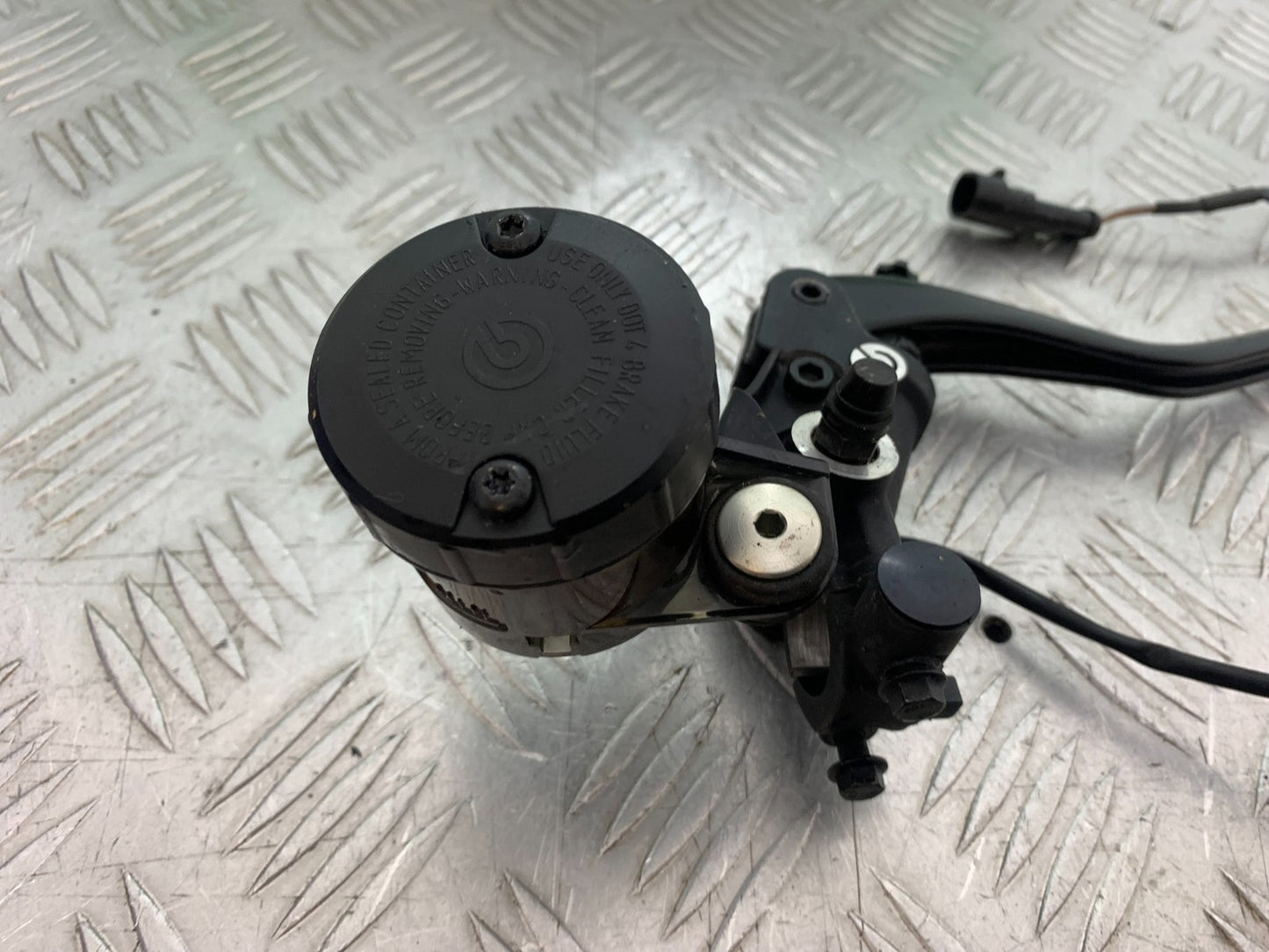 KTM 1290 SUPER DUKE R FRONT BRAKE MASTER CYLINDER   YEAR 2020-2024 (CMB1272)