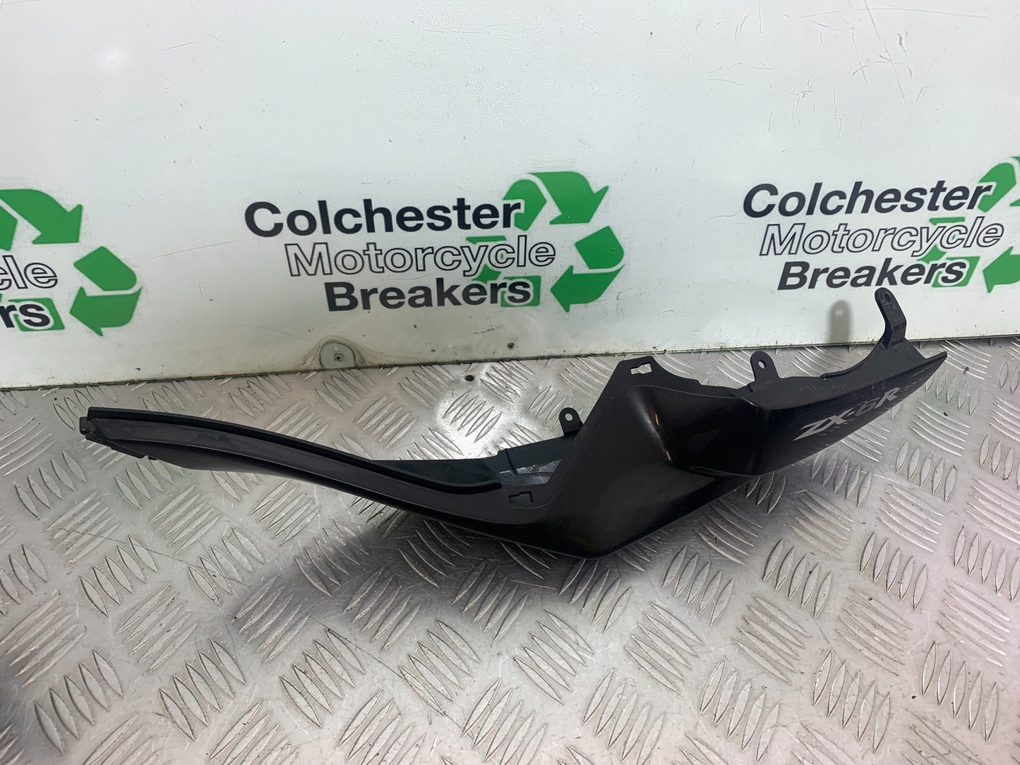 KAWASAKI ZX6R LEFT SEAT PANEL  YEAR 2009-2012 (CMB1136)