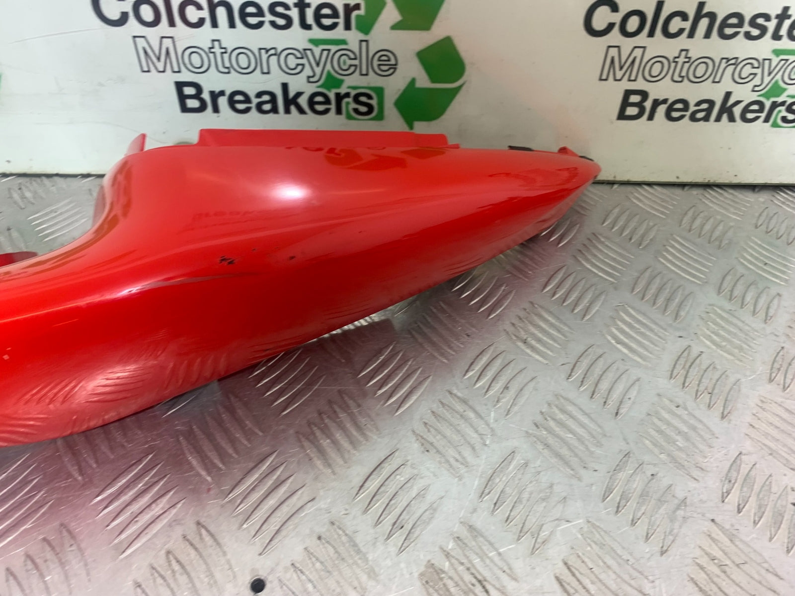 SUZUKI SV650 SV 650 mk1 LEFT SEAT PANEL  YEAR 1999-2002 (CMB1160)