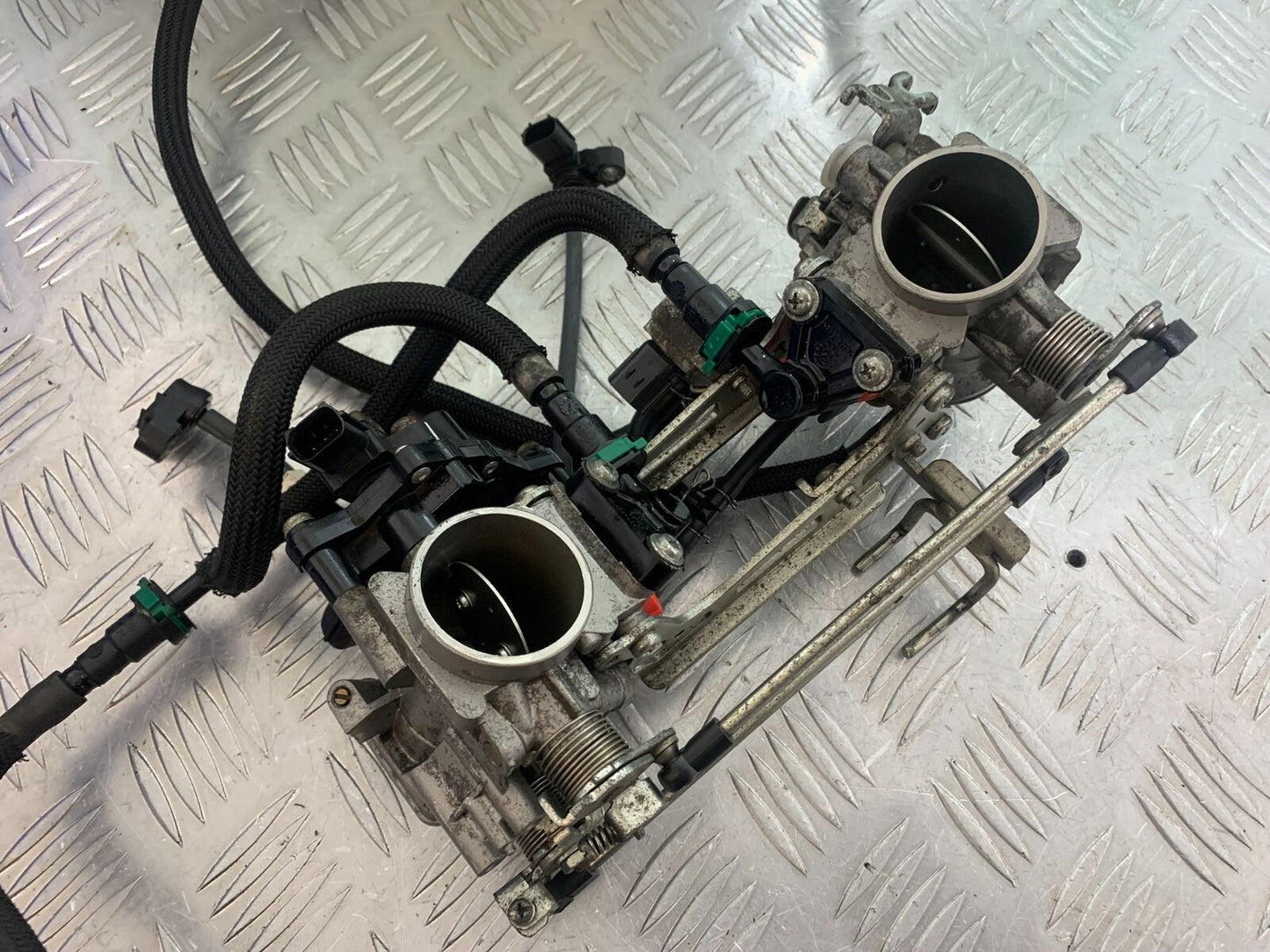 SUZUKI DL 650 V-STROM THROTTLE BODIES  YEAR 2020 (CMB1117)