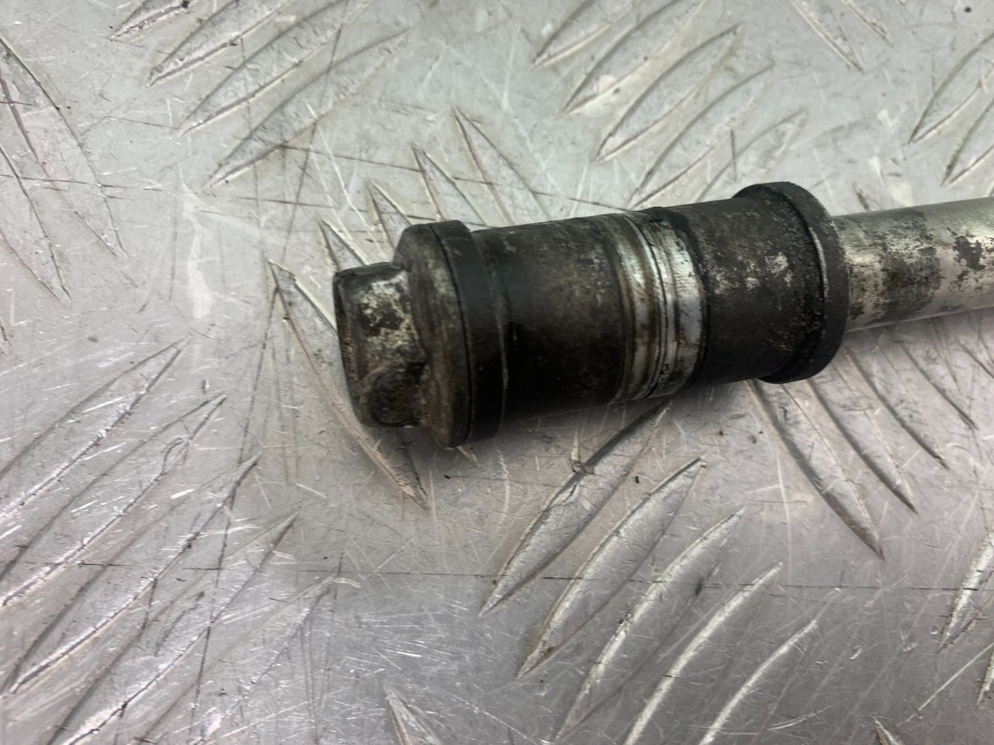 YAMAHA XJ6 XJ6-S FRONT WHEEL SPINDLE  YEAR 2009-2015  (CMB1212)